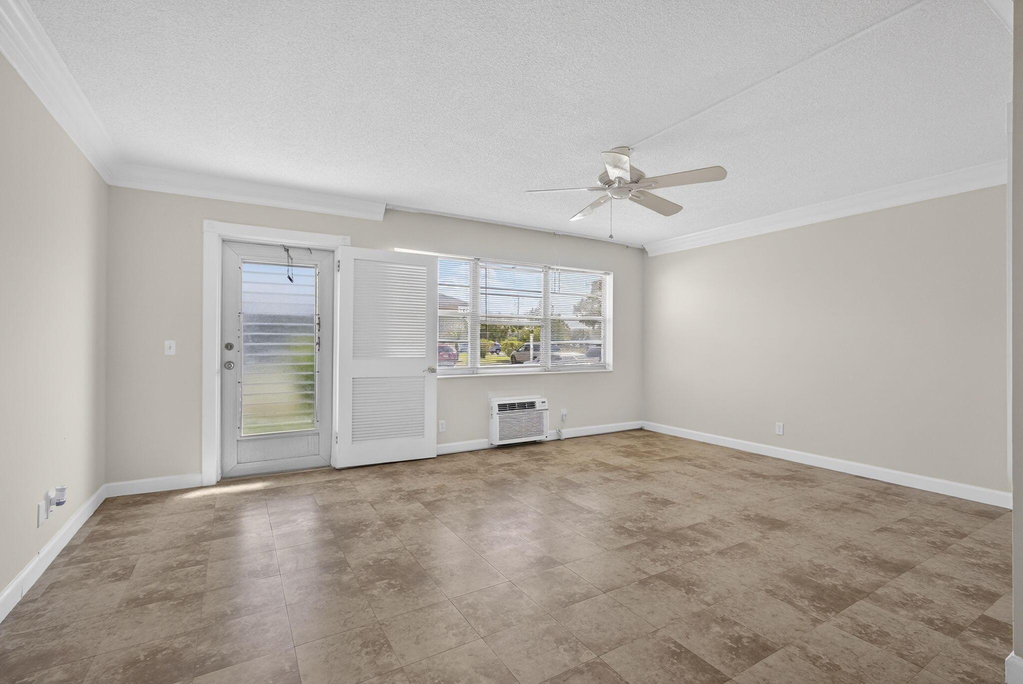 19 Hastings B, West Palm Beach, FL 33417, West Palm Beach - Photo 4