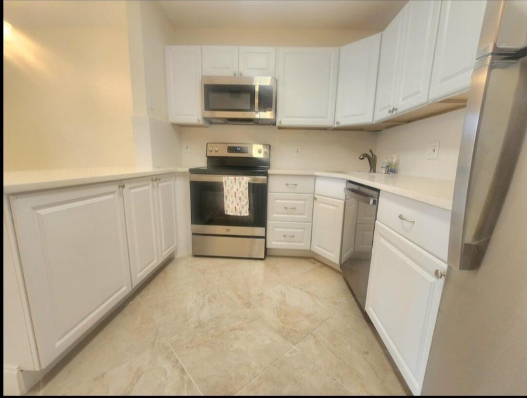 209 Pine Hov Circle B-2, Greenacres, FL 33463, Greenacres - Photo 4