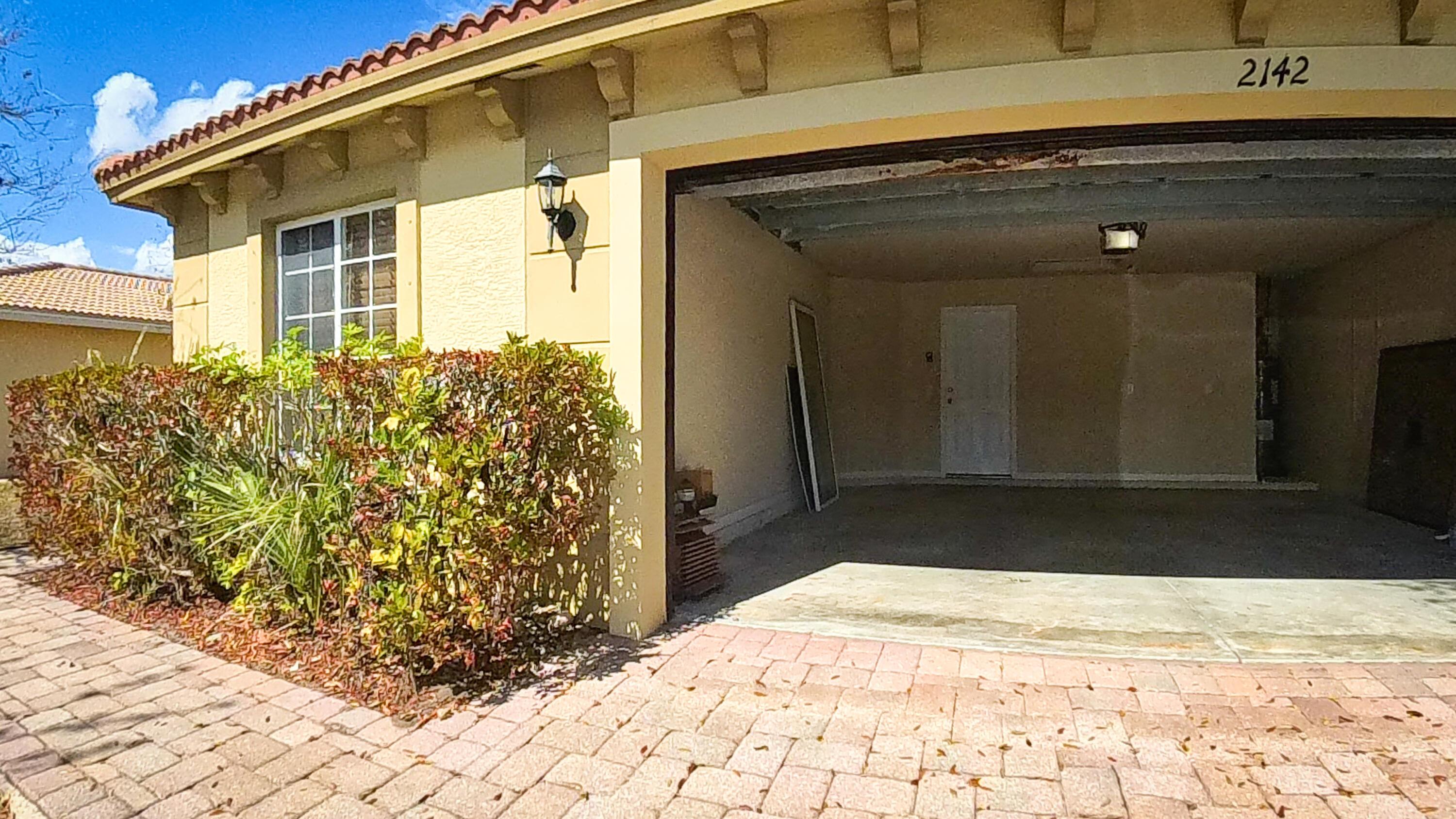 2142 SW Newport Isles Boulevard, Port St. Lucie, FL 34953, Port St. Lucie - Photo 5