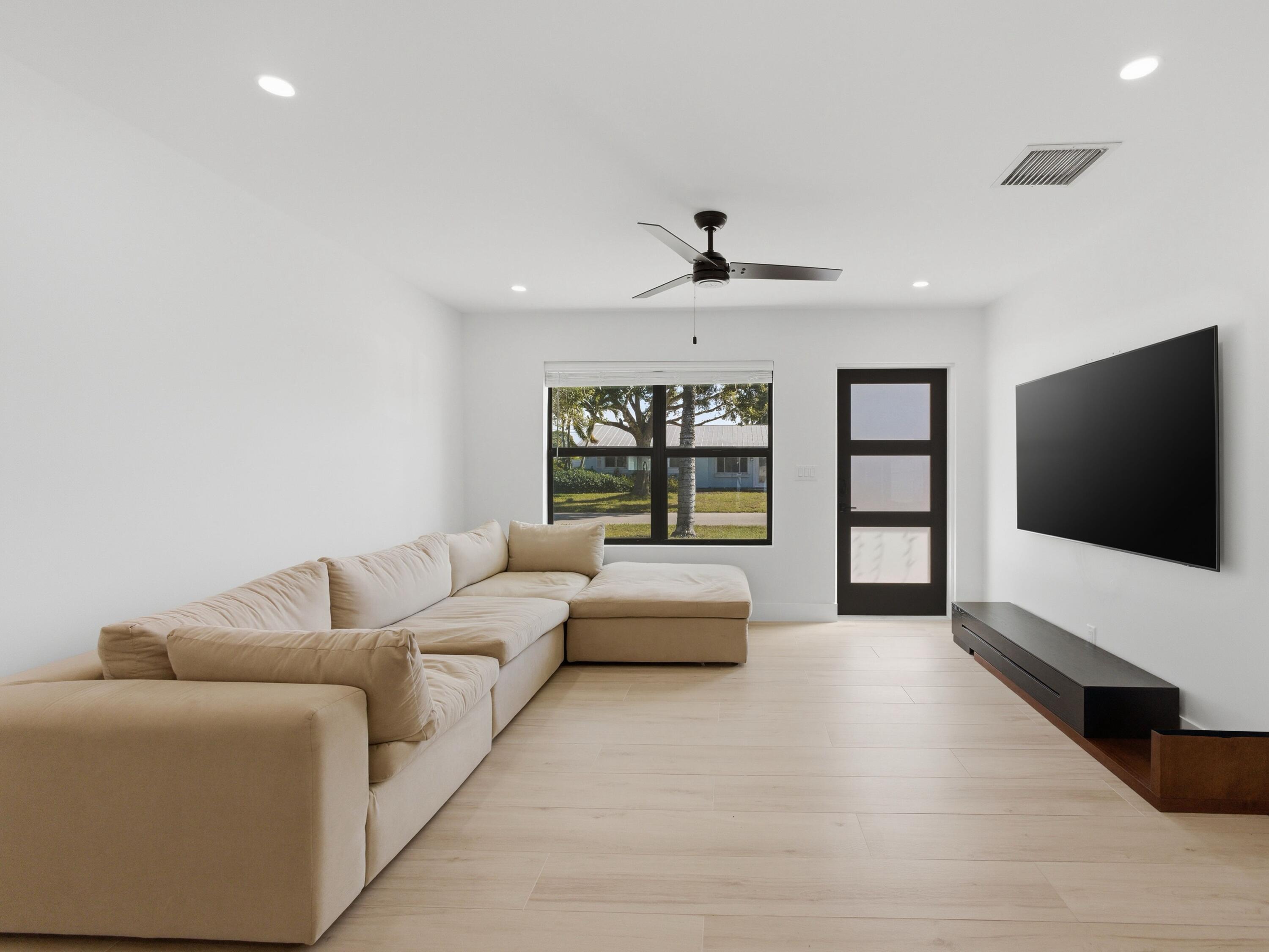 19124 SE Fearnley Drive, Jupiter, FL 33469, Jupiter - Photo 4