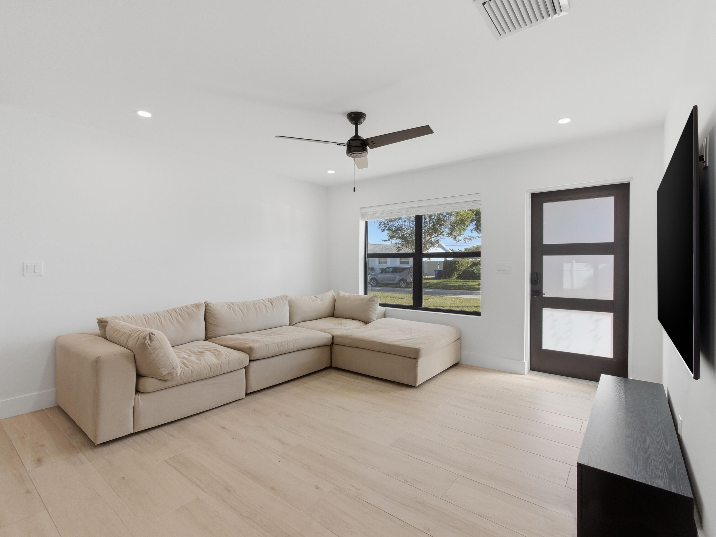 19124 SE Fearnley Drive, Jupiter, FL 33469, Jupiter - Photo 5
