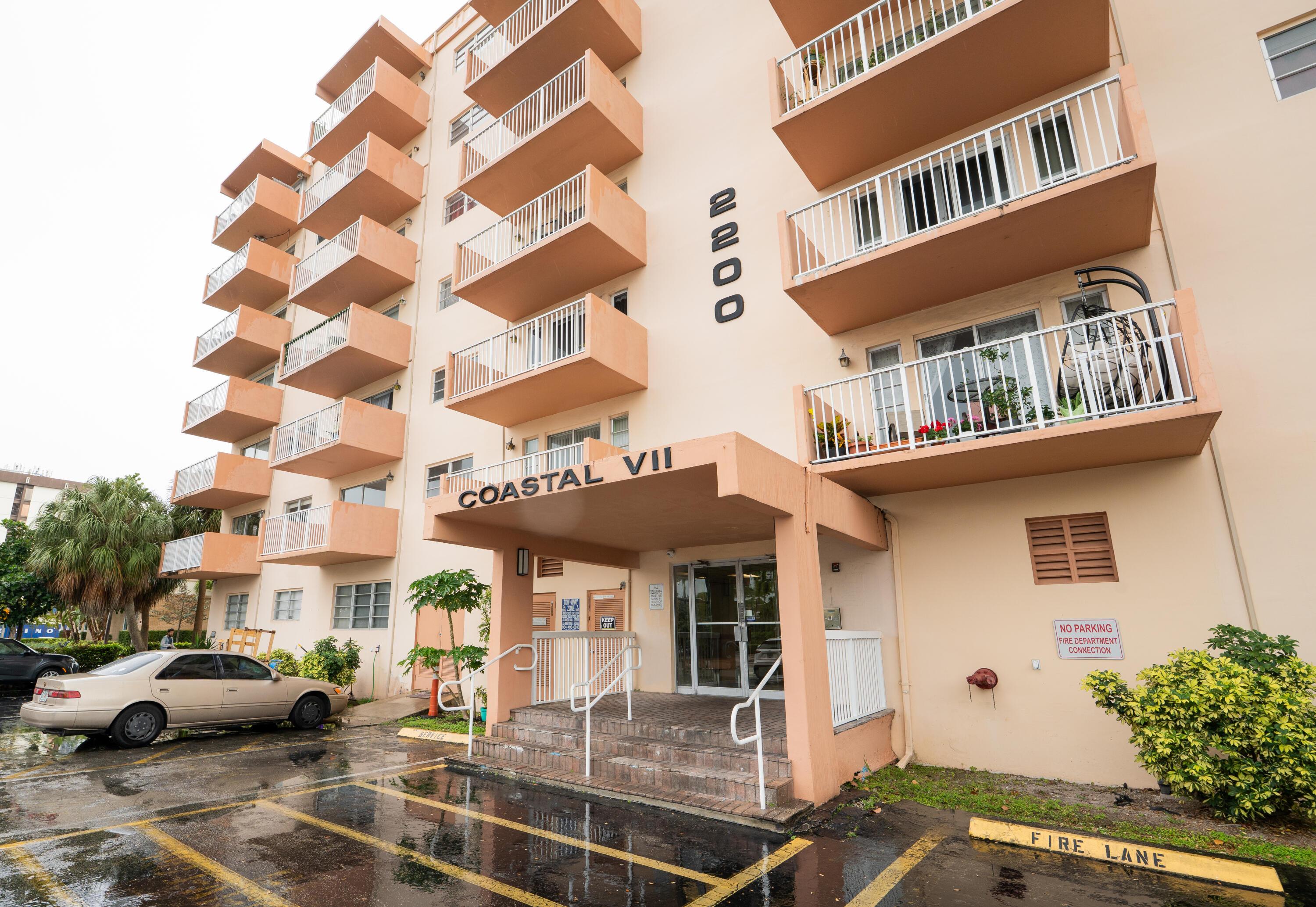 2200 E Hallandale Beach Boulevard 202, Hallandale Beach, FL 33009, Hallandale Beach - Photo 2