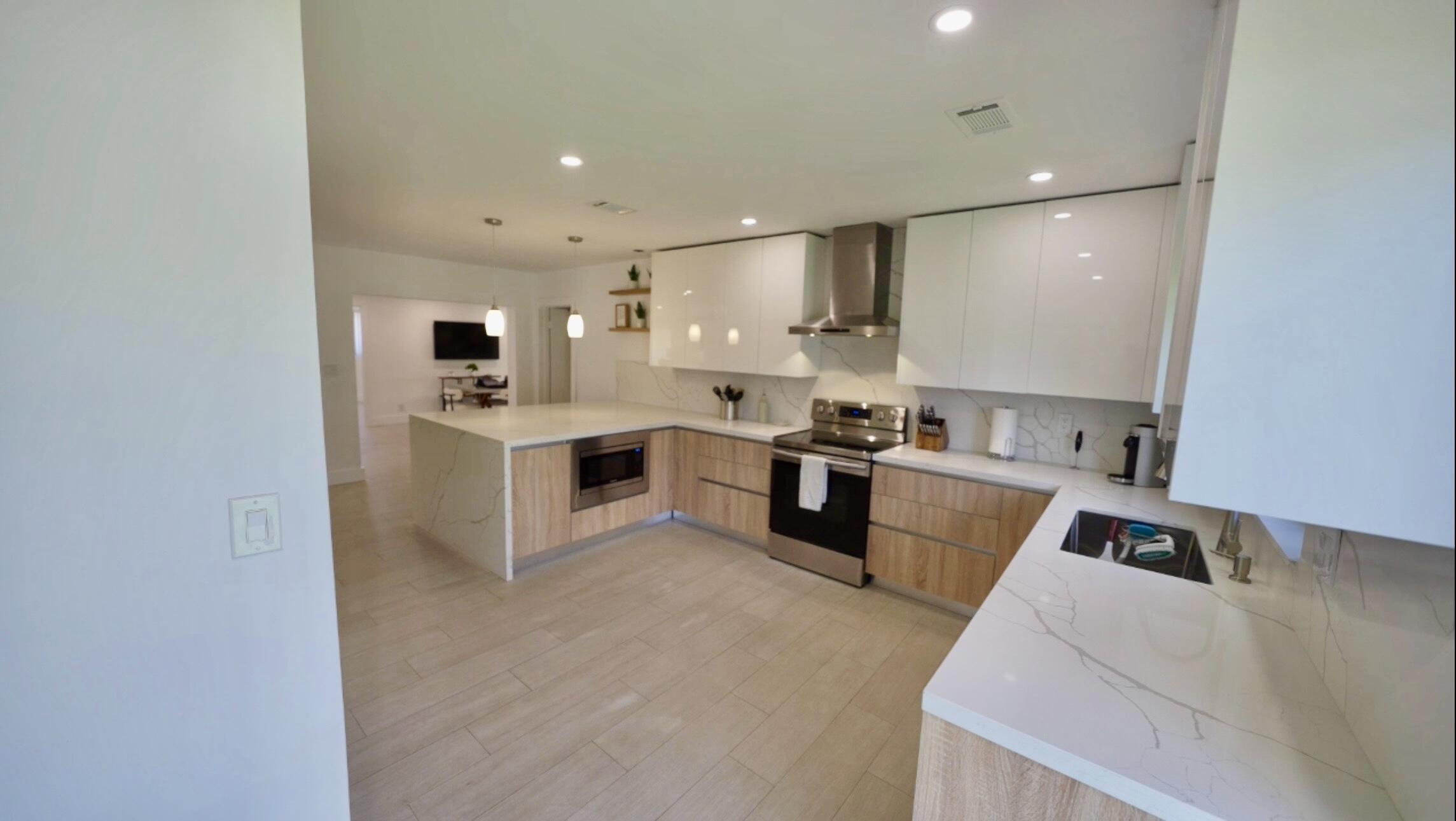 871 NE 27th Avenue, Pompano Beach, FL 33062, Pompano Beach - Photo 4