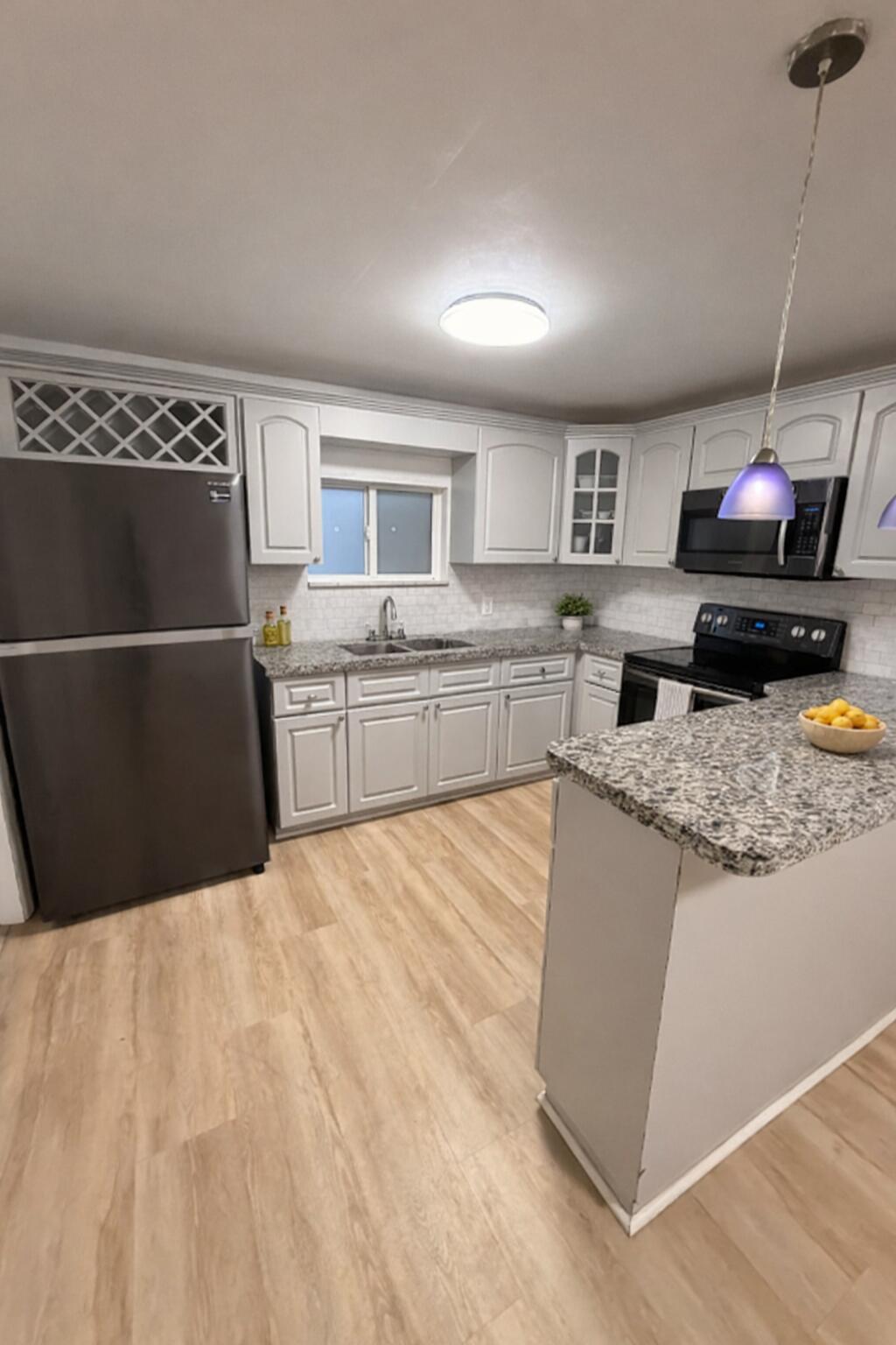 916 Sharar Avenue Apartment, Opa-Locka, FL 33054, Opa-Locka - Photo 4