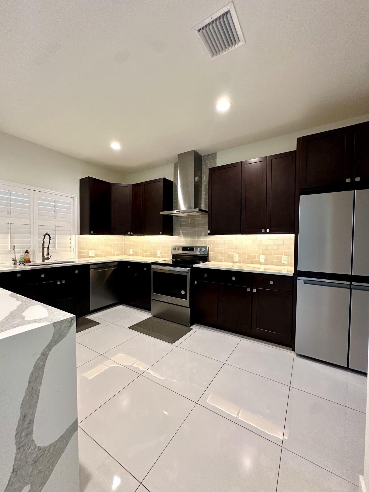 1159 SW Edinburgh Drive, Port St. Lucie, FL 34953, Port St. Lucie - Photo 2