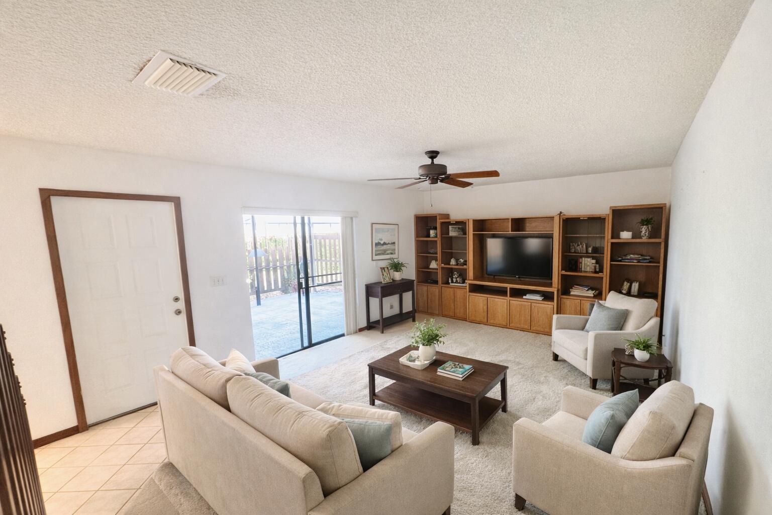 604 SE Castle Court D, Port St. Lucie, FL 34952, Port St. Lucie - Photo 2