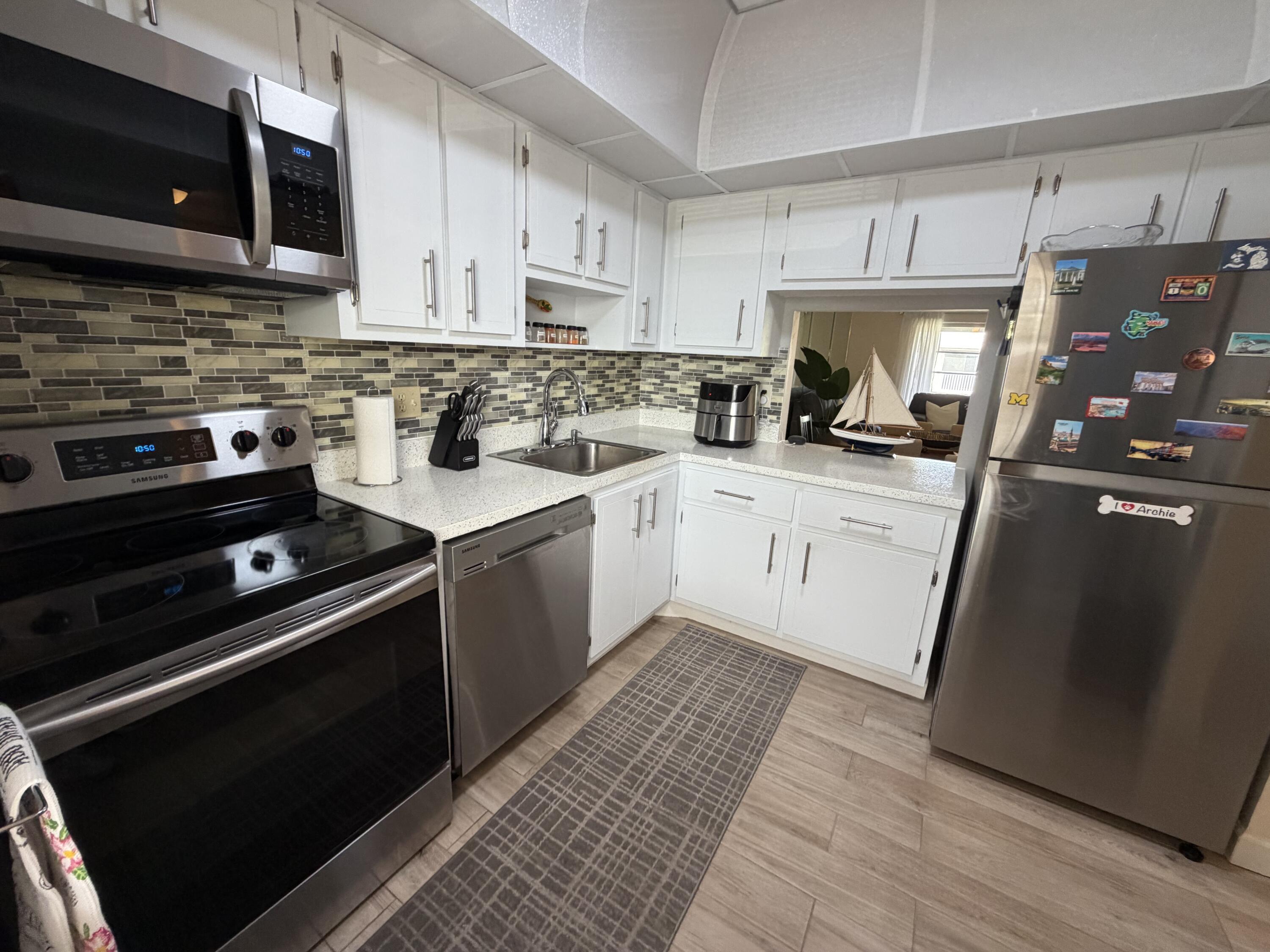 7505 NW 5th Court 208, Margate, FL 33063, Margate - Photo 3