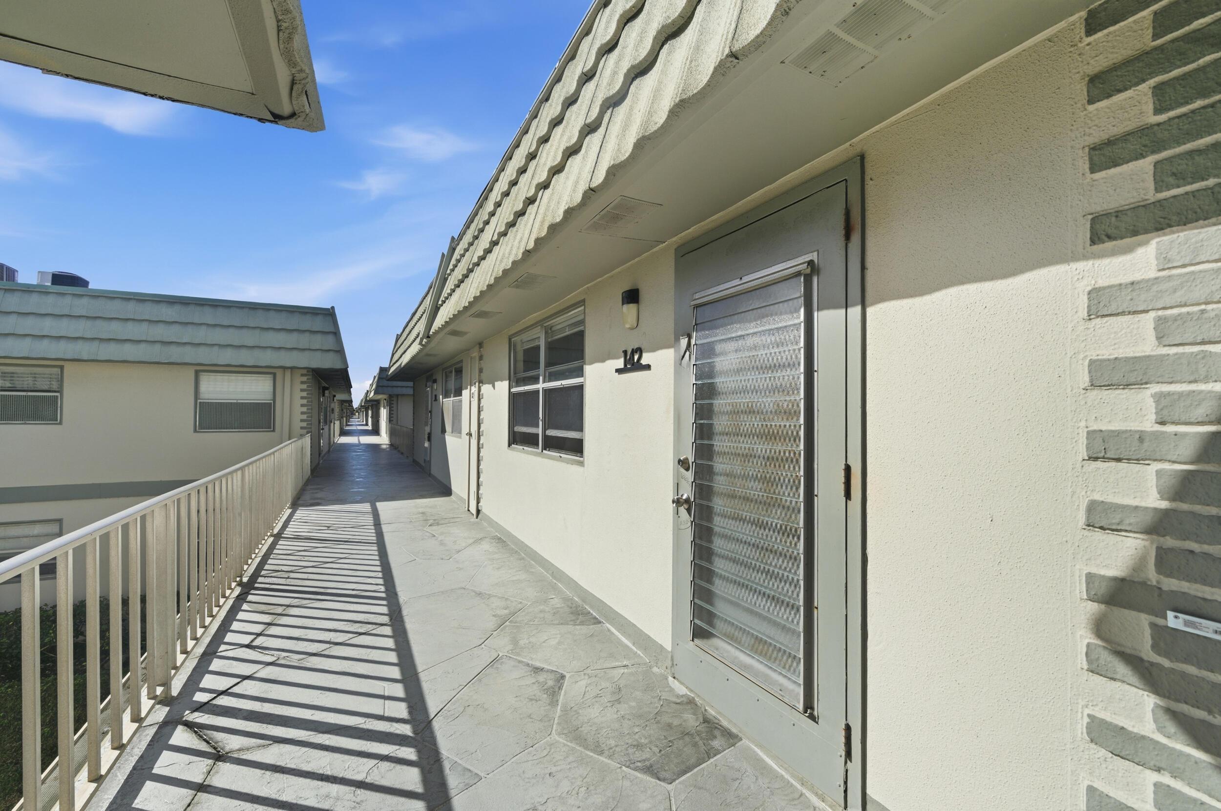 142 Monaco C, Delray Beach, FL 33446, Delray Beach - Photo 4