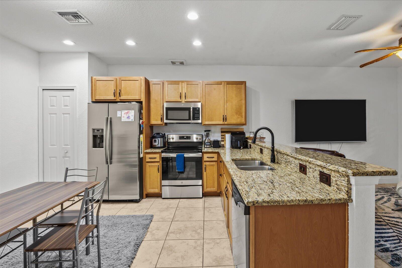 1007 NE Trailside Run, Port St. Lucie, FL 34983, Port St. Lucie - Photo 4