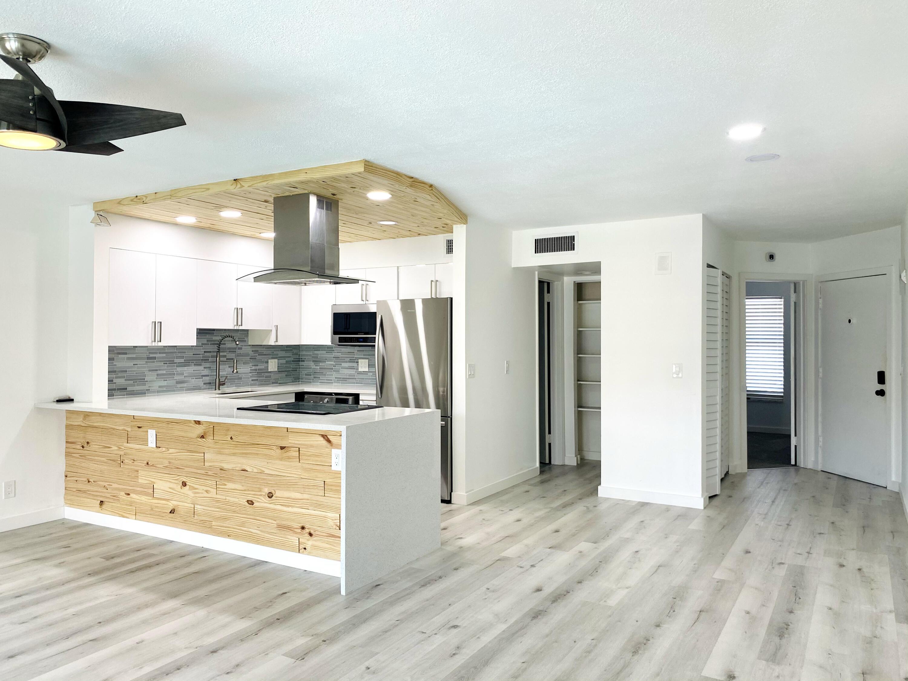 342 Southwind Drive 222, North Palm Beach, FL 33408, North Palm Beach - Photo 2