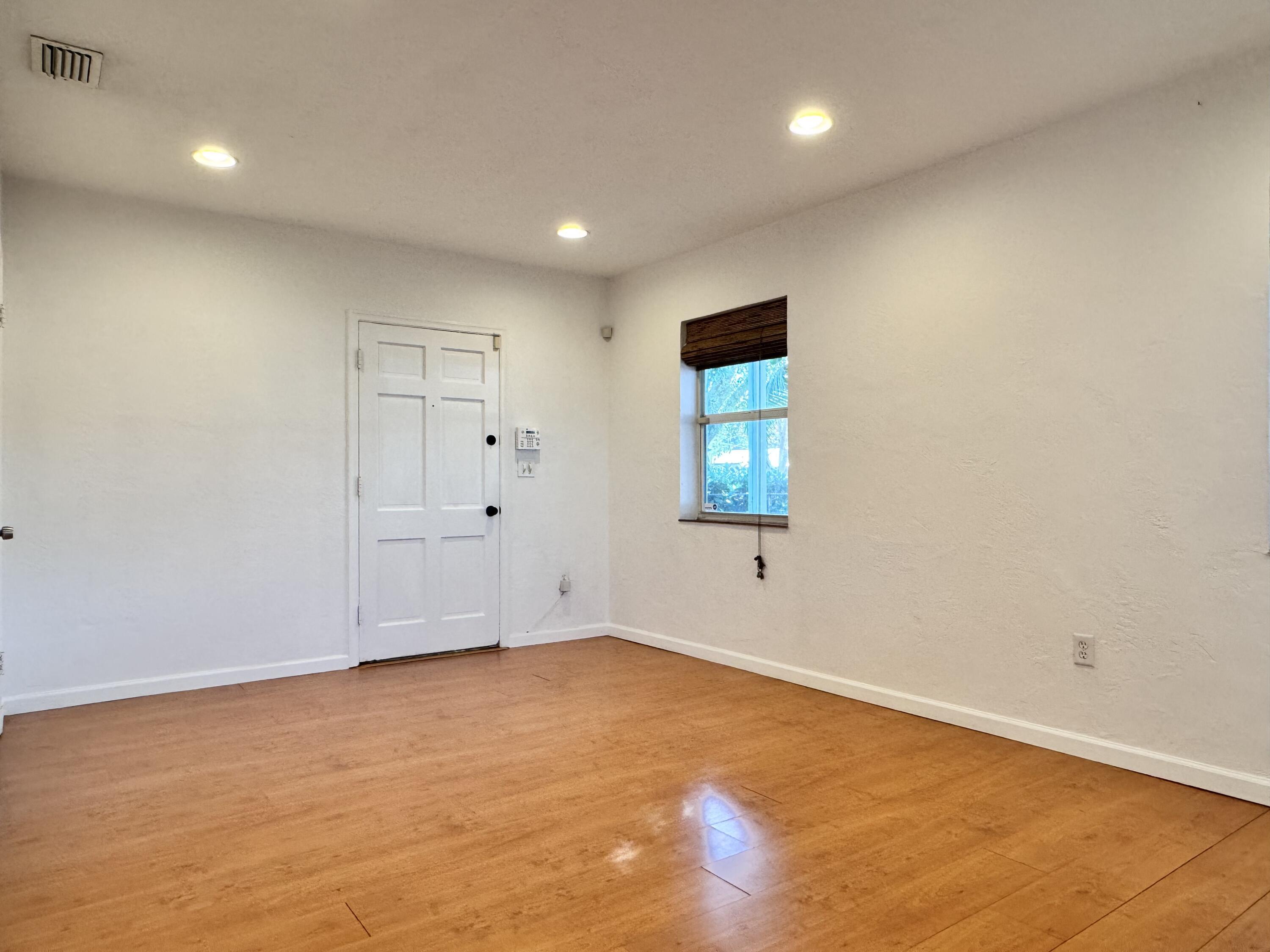 3012 Glenwood Road, West Palm Beach, FL 33405, West Palm Beach - Photo 5