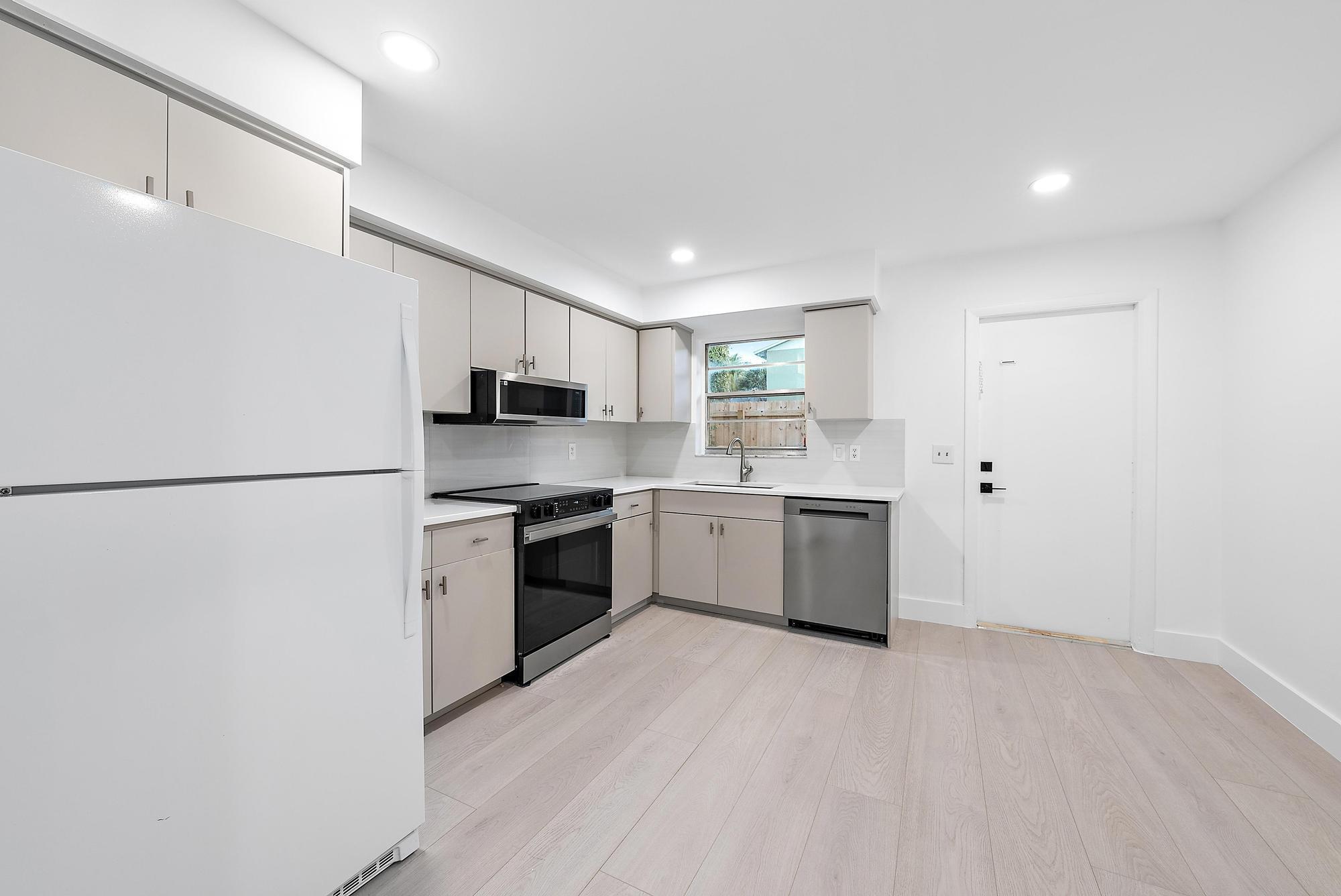 1930 Service Road, North Palm Beach, FL 33408, North Palm Beach - Photo 4