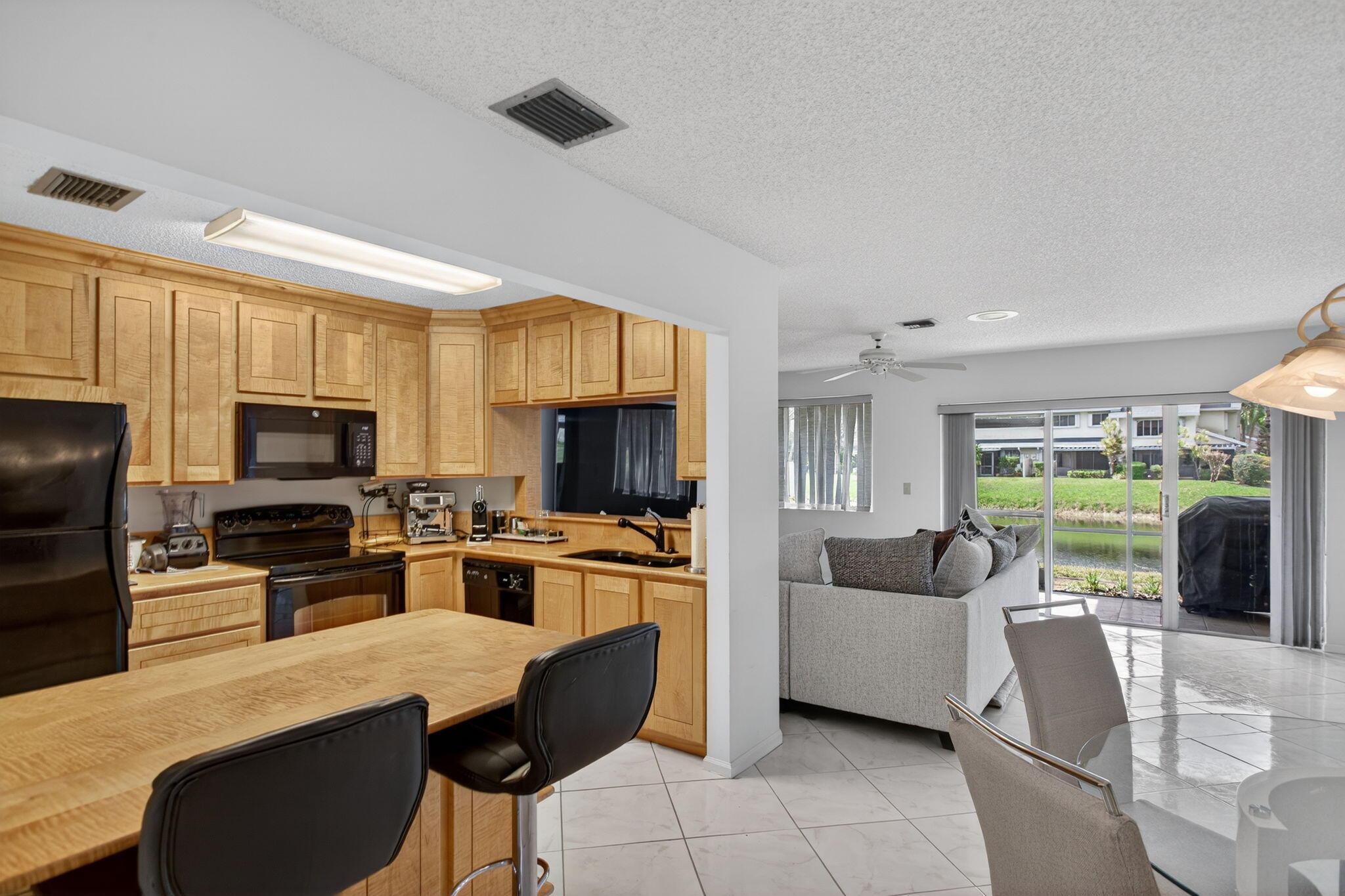 2274 Discovery Circle W 2274, Deerfield Beach, FL 33442, Deerfield Beach - Photo 3