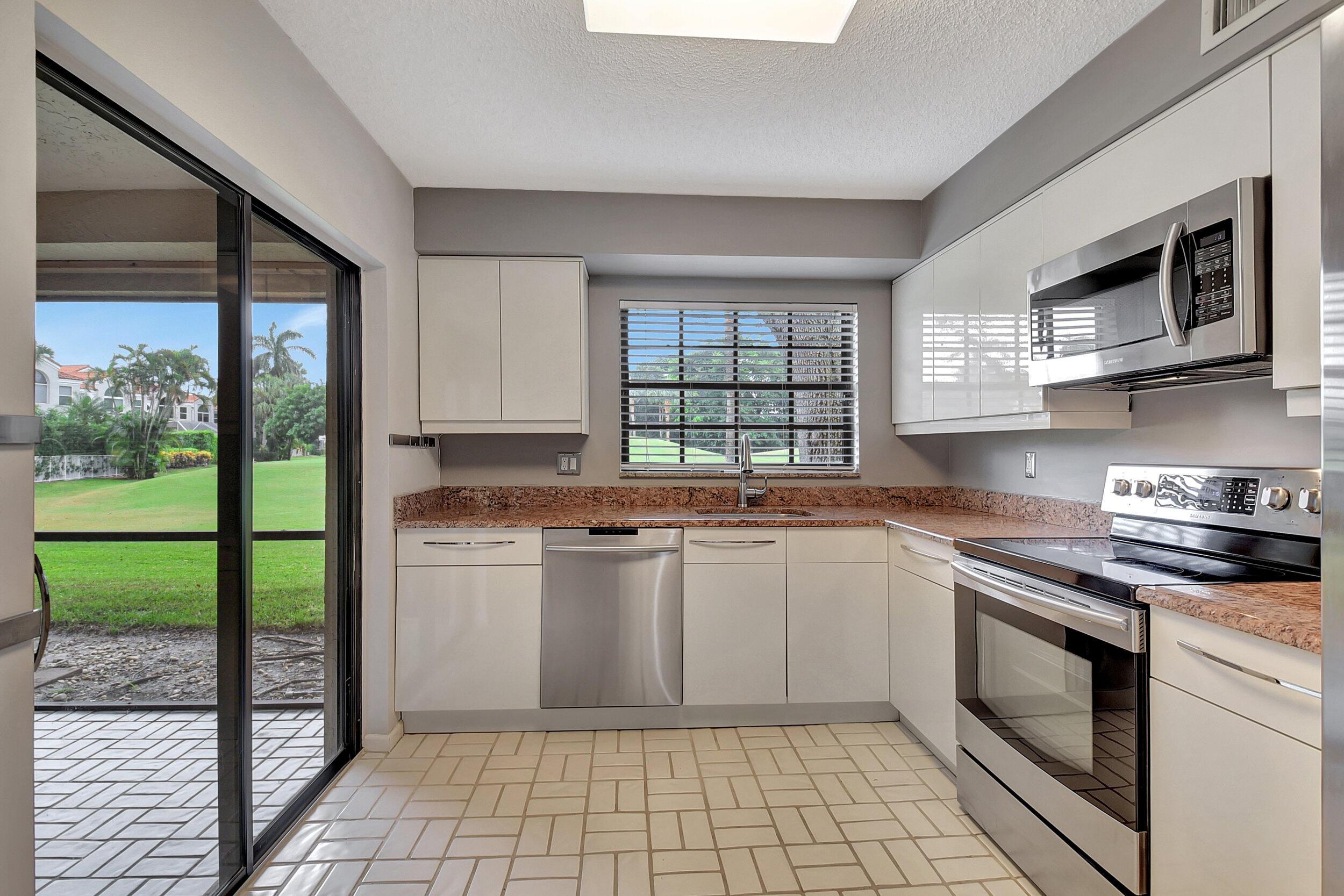 17396 Boca Club Boulevard 104, Boca Raton, FL 33487, Boca Raton - Photo 4