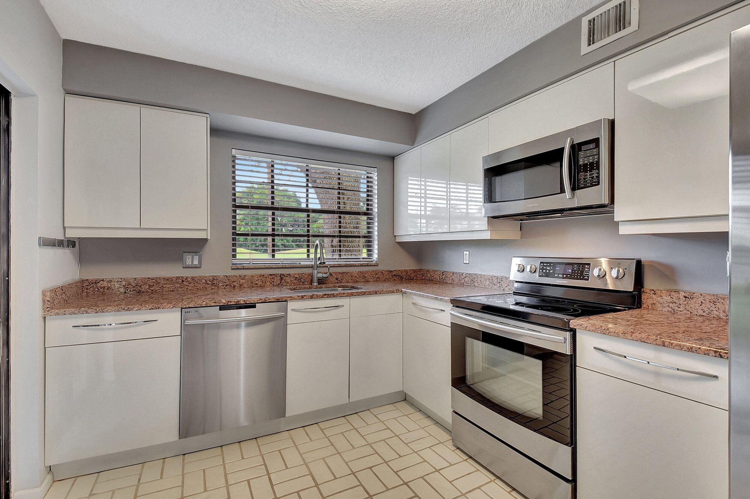 17396 Boca Club Boulevard 104, Boca Raton, FL 33487, Boca Raton - Photo 3