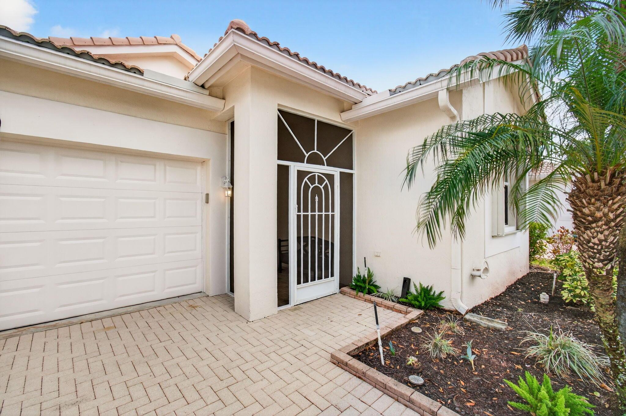 2320 Sapphire Circle, West Palm Beach, FL 33411, West Palm Beach - Photo 2
