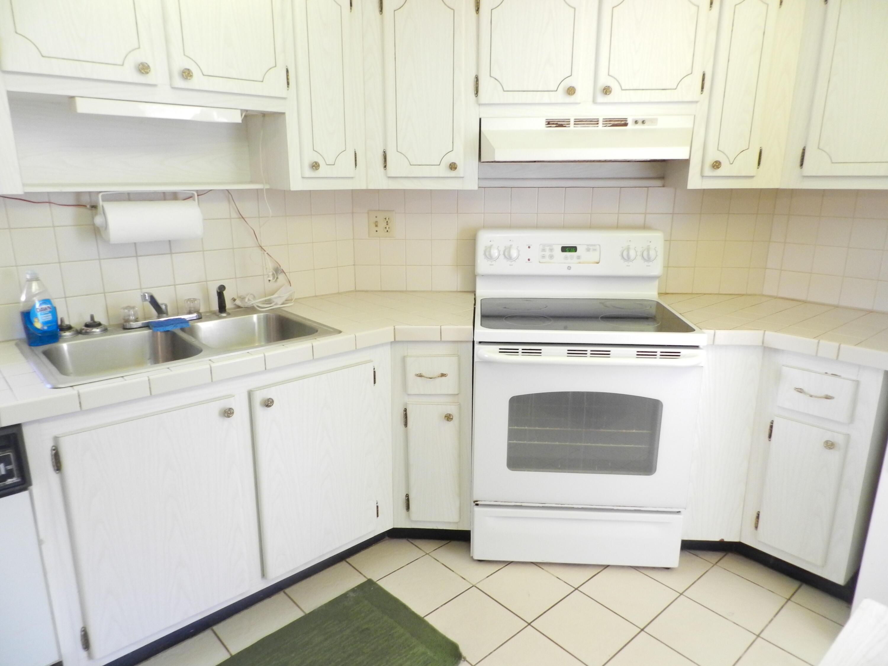 4 Greenway Village N 107, Royal Palm Beach, FL 33411, Royal Palm Beach - Photo 4
