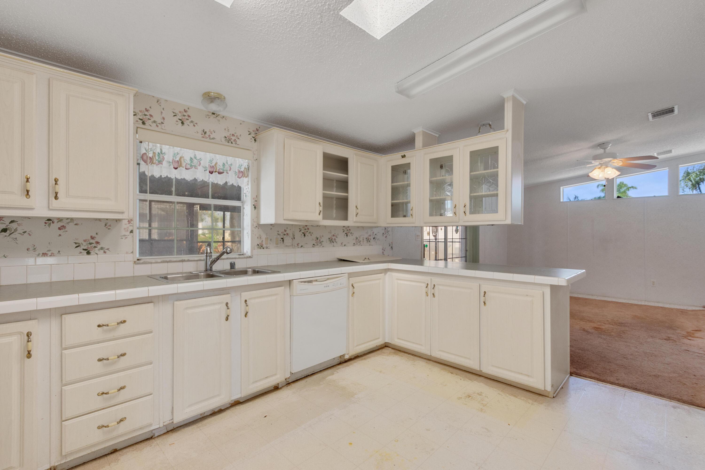 8142 Meadowlark Lane, Port St. Lucie, FL 34952, Port St. Lucie - Photo 3