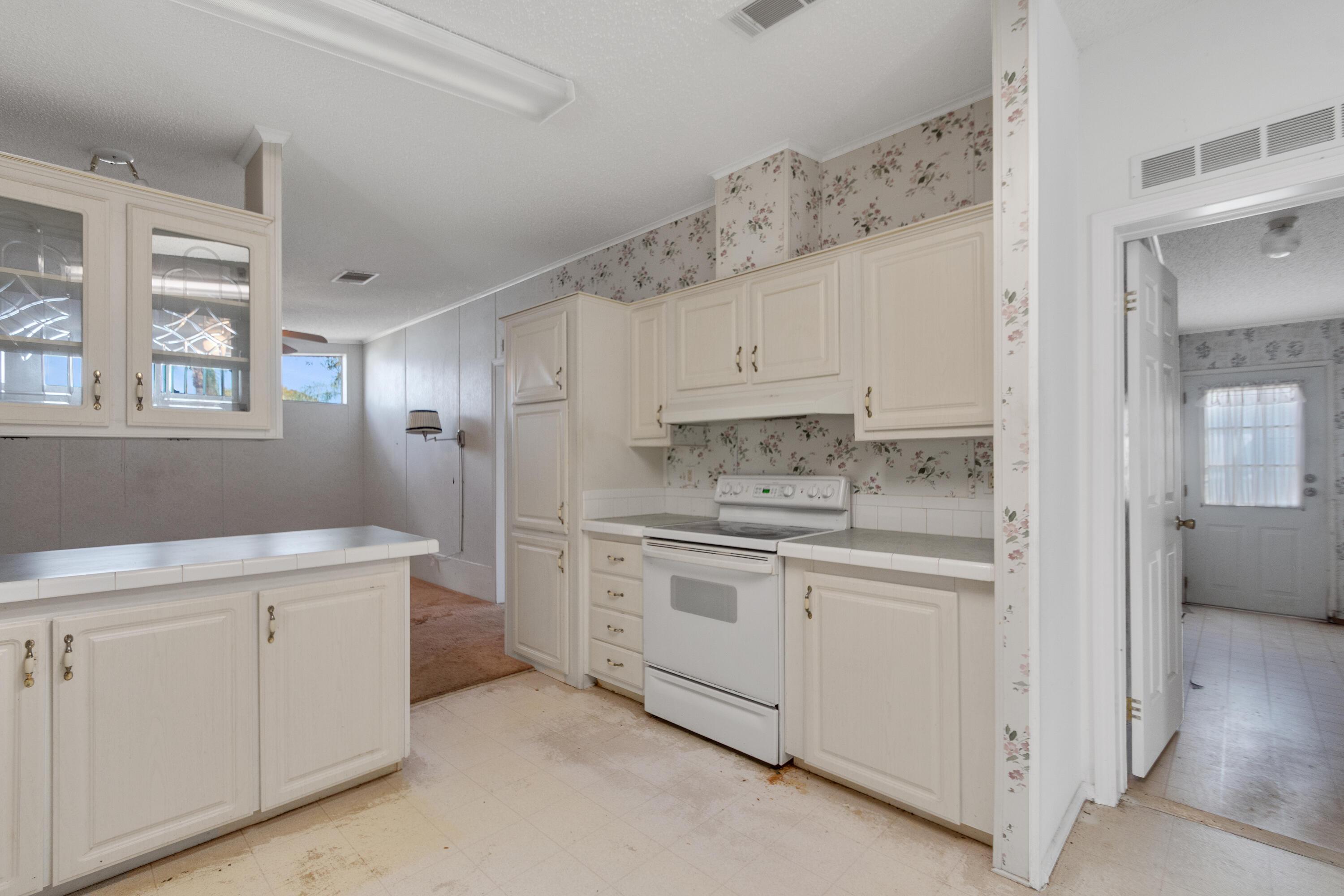 8142 Meadowlark Lane, Port St. Lucie, FL 34952, Port St. Lucie - Photo 4