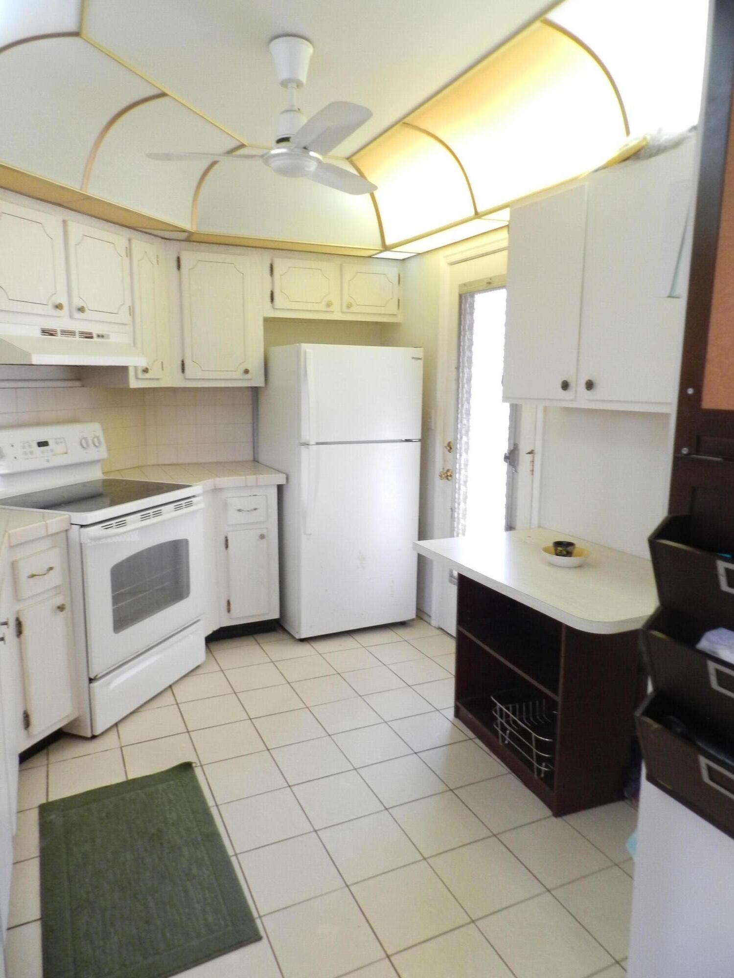 4 Greenway Village N 107, Royal Palm Beach, FL 33411, Royal Palm Beach - Photo 5