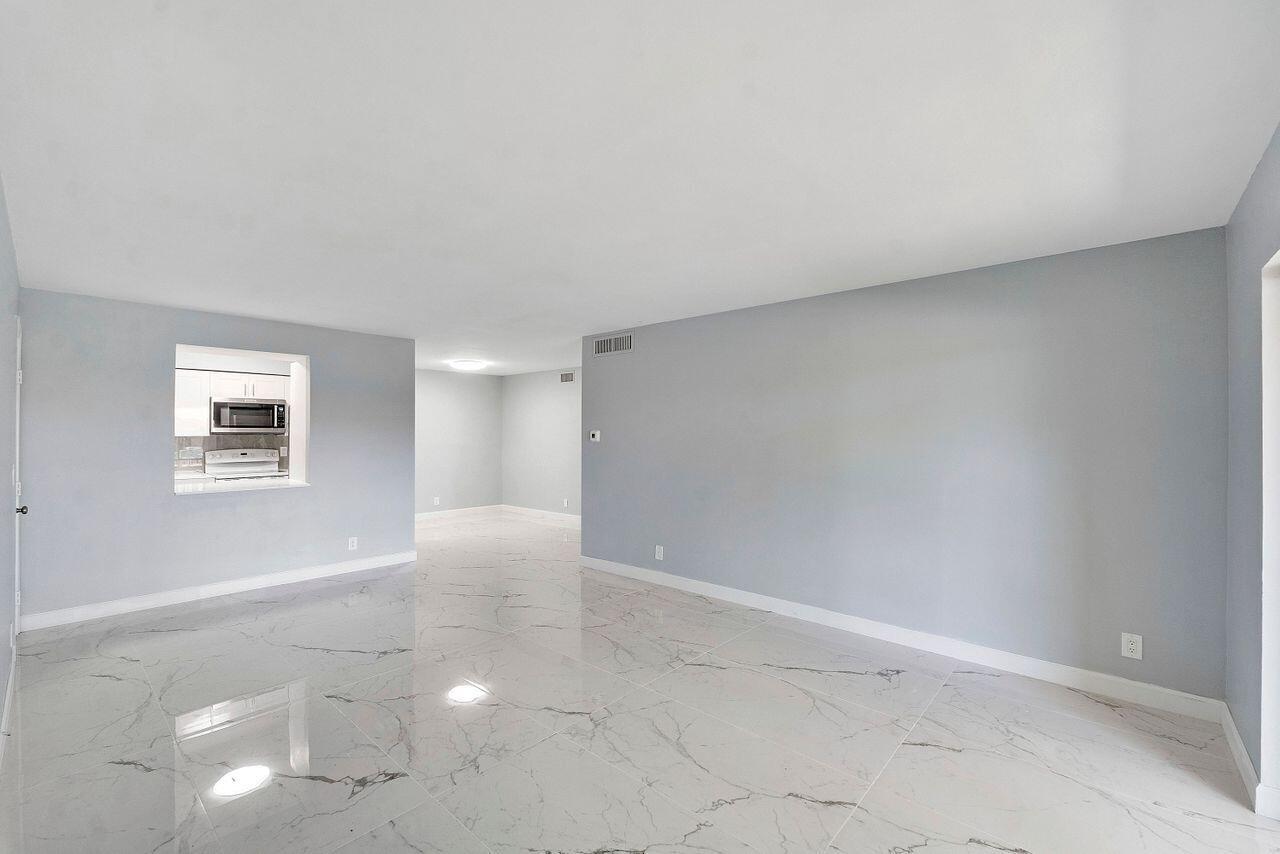 9960 Pineapple Tree Drive 107, Boynton Beach, FL 33436, Boynton Beach - Photo 3