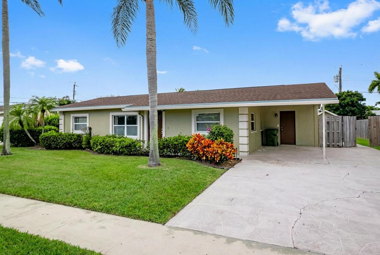 425 Palo Alto Drive, Palm Springs, FL 33461, Palm Springs - Photo 2