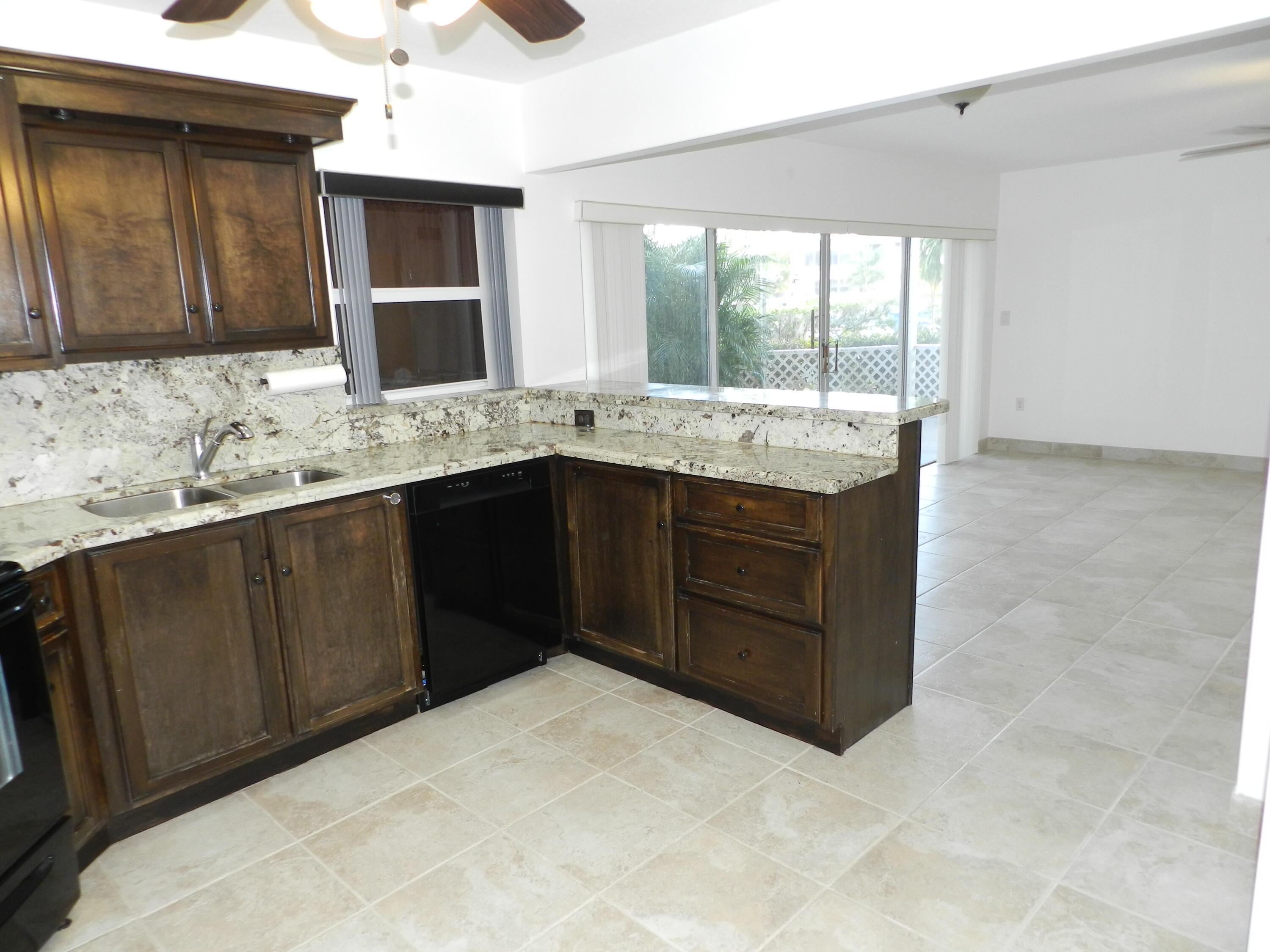 3 Greenway Village N 108, Royal Palm Beach, FL 33411, Royal Palm Beach - Photo 5