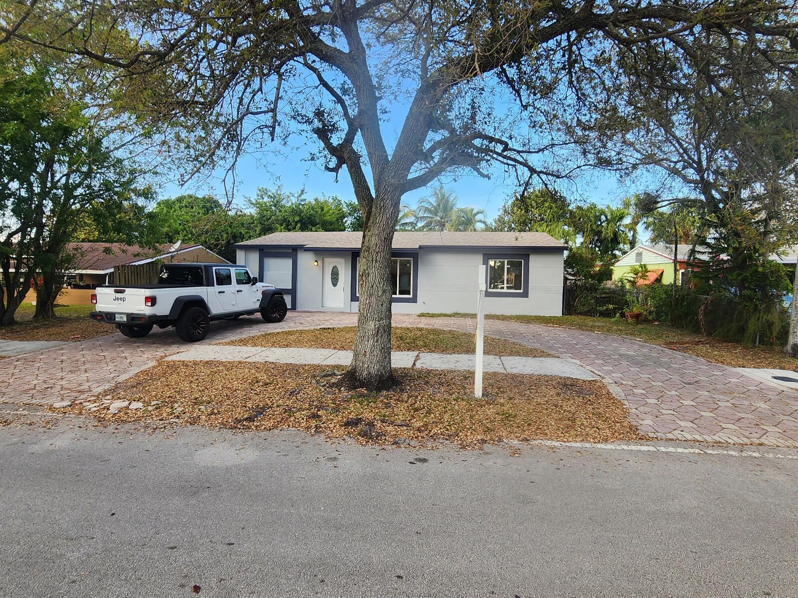 6821 SW 17th Street, North Lauderdale, FL 33068, North Lauderdale