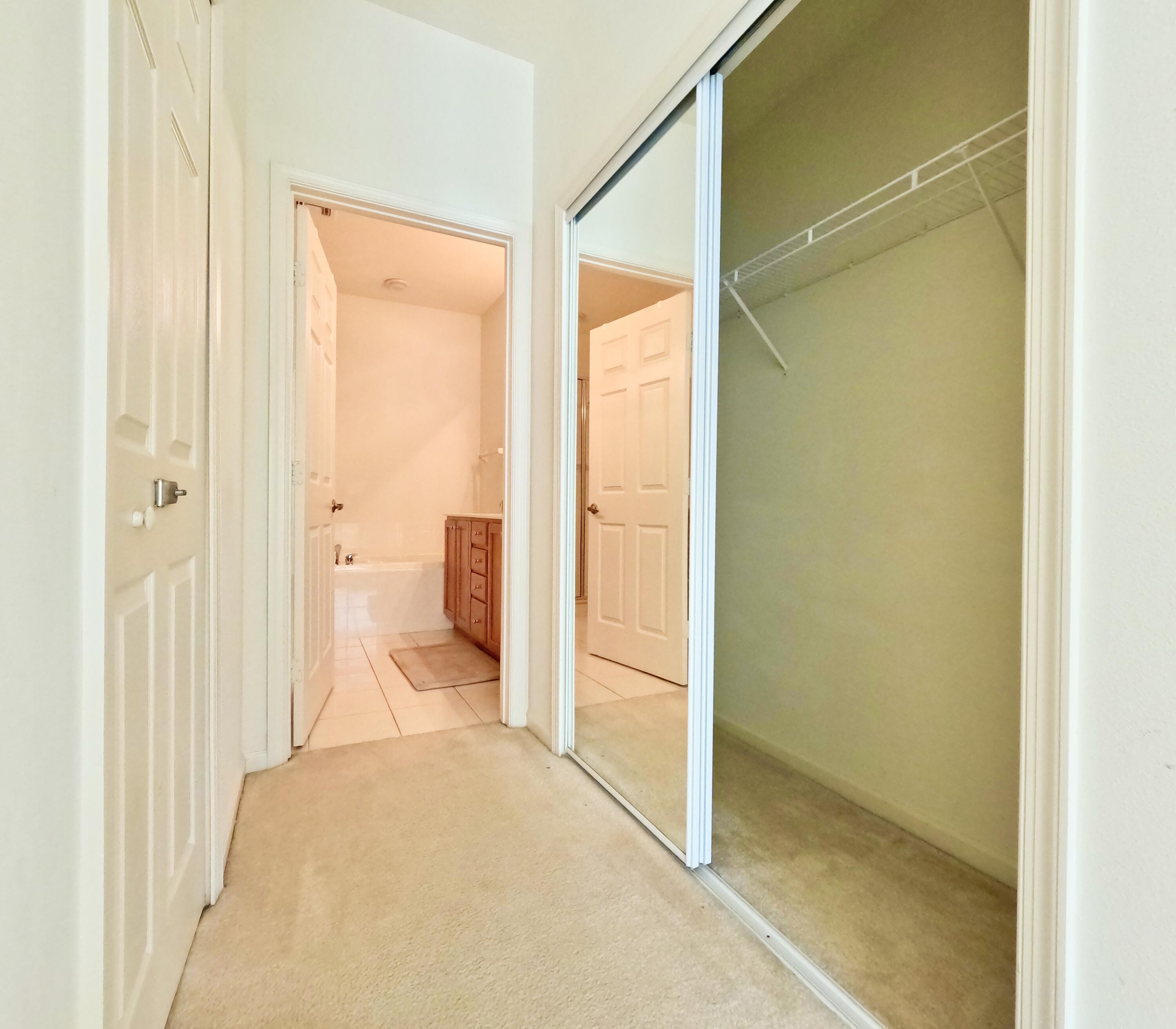 8125 Carnoustie Place, Port St. Lucie, FL 34986, Port St. Lucie - Photo 4