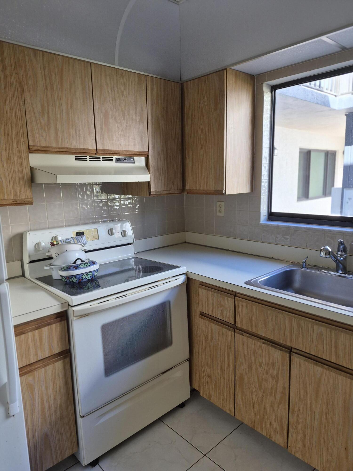 15108 Ashland Drive 195, Delray Beach, FL 33484, Delray Beach - Photo 3