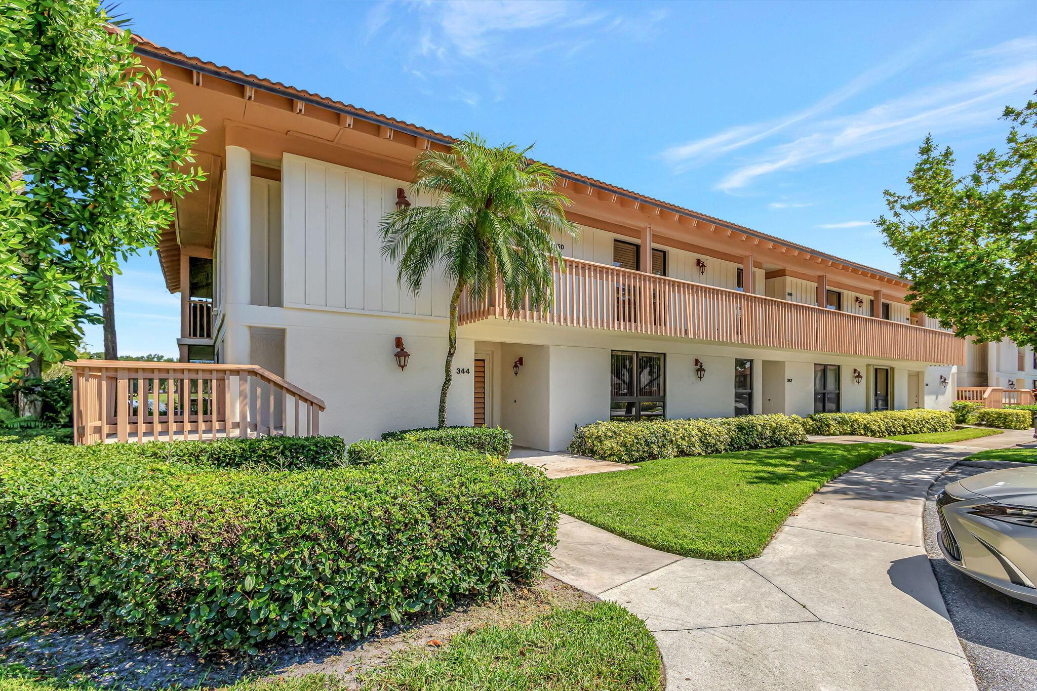 348 Brackenwood Circle, Palm Beach Gardens, FL 33418, Palm Beach Gardens - Photo 2
