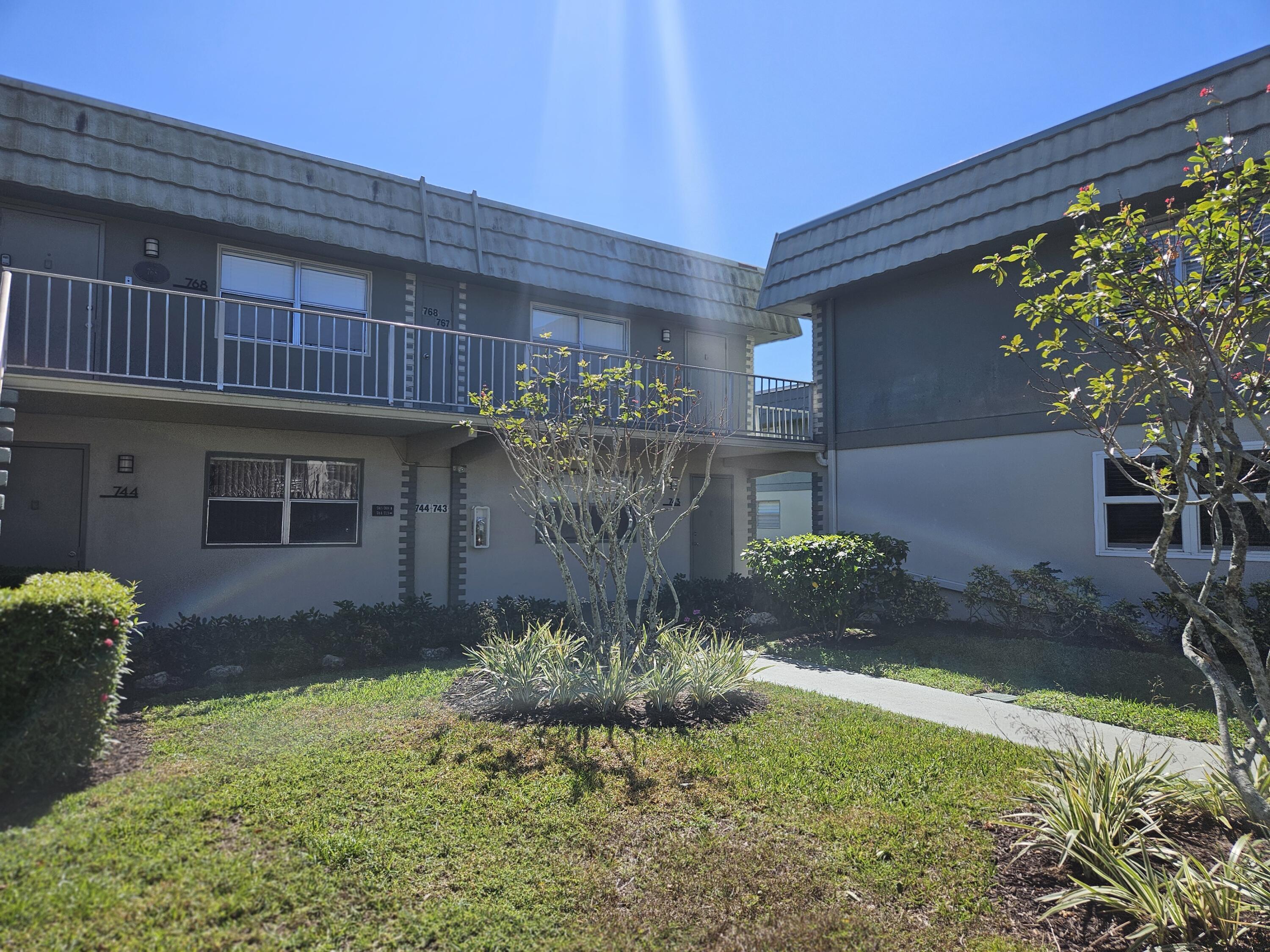 743 Flanders P, Delray Beach, FL 33484, Delray Beach - Photo 2