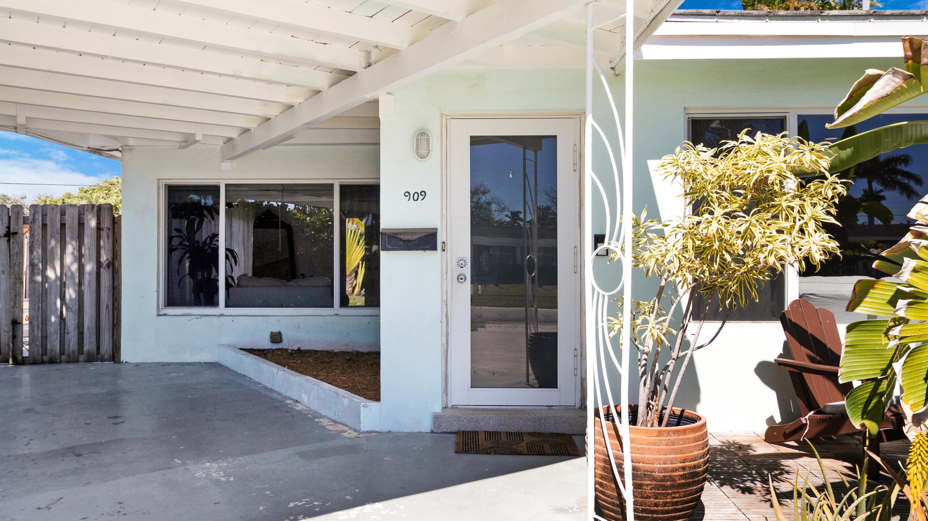 909 SE 16th Place, Deerfield Beach, FL 33441, Deerfield Beach - Photo 3