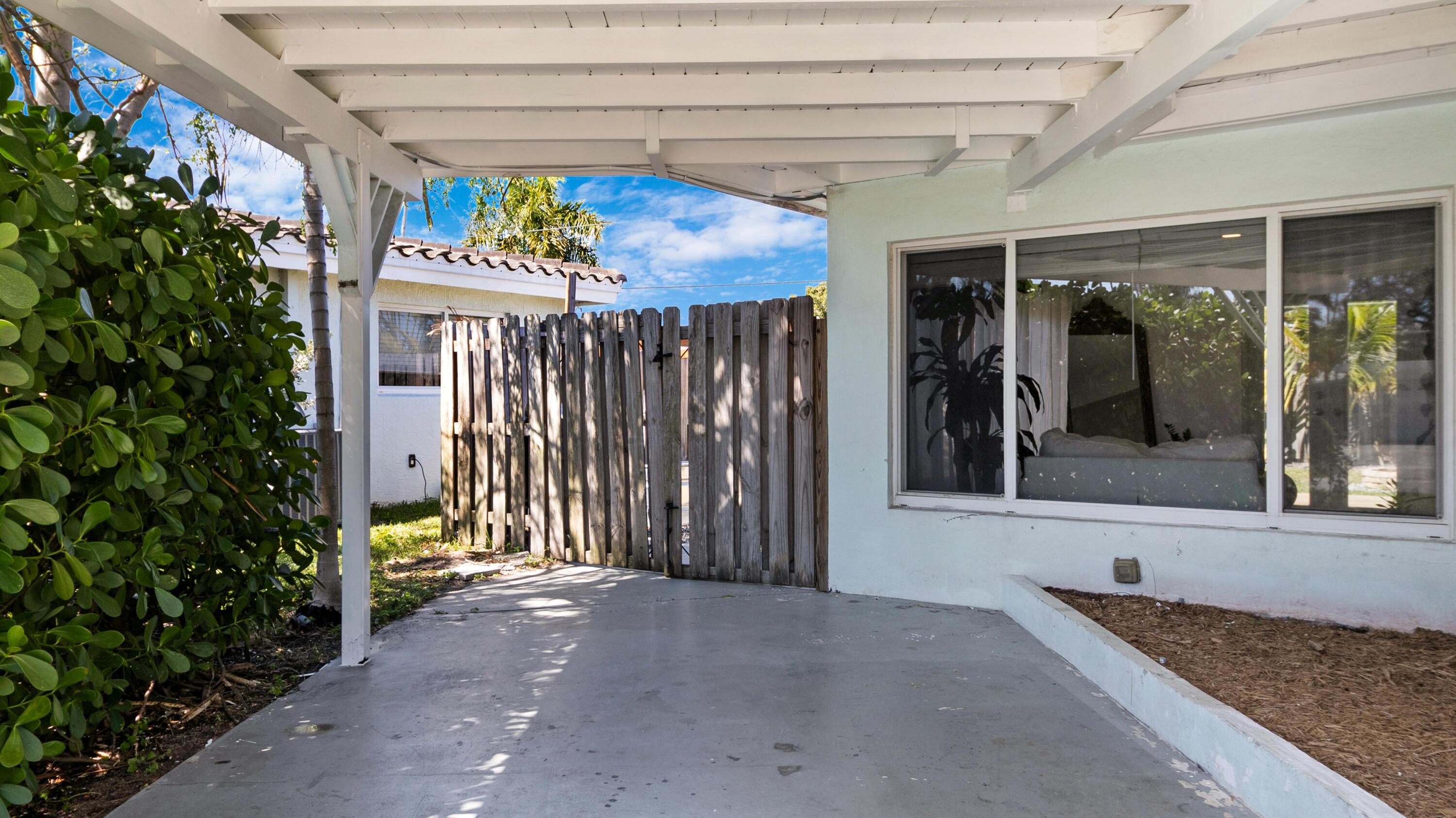 909 SE 16th Place, Deerfield Beach, FL 33441, Deerfield Beach - Photo 4