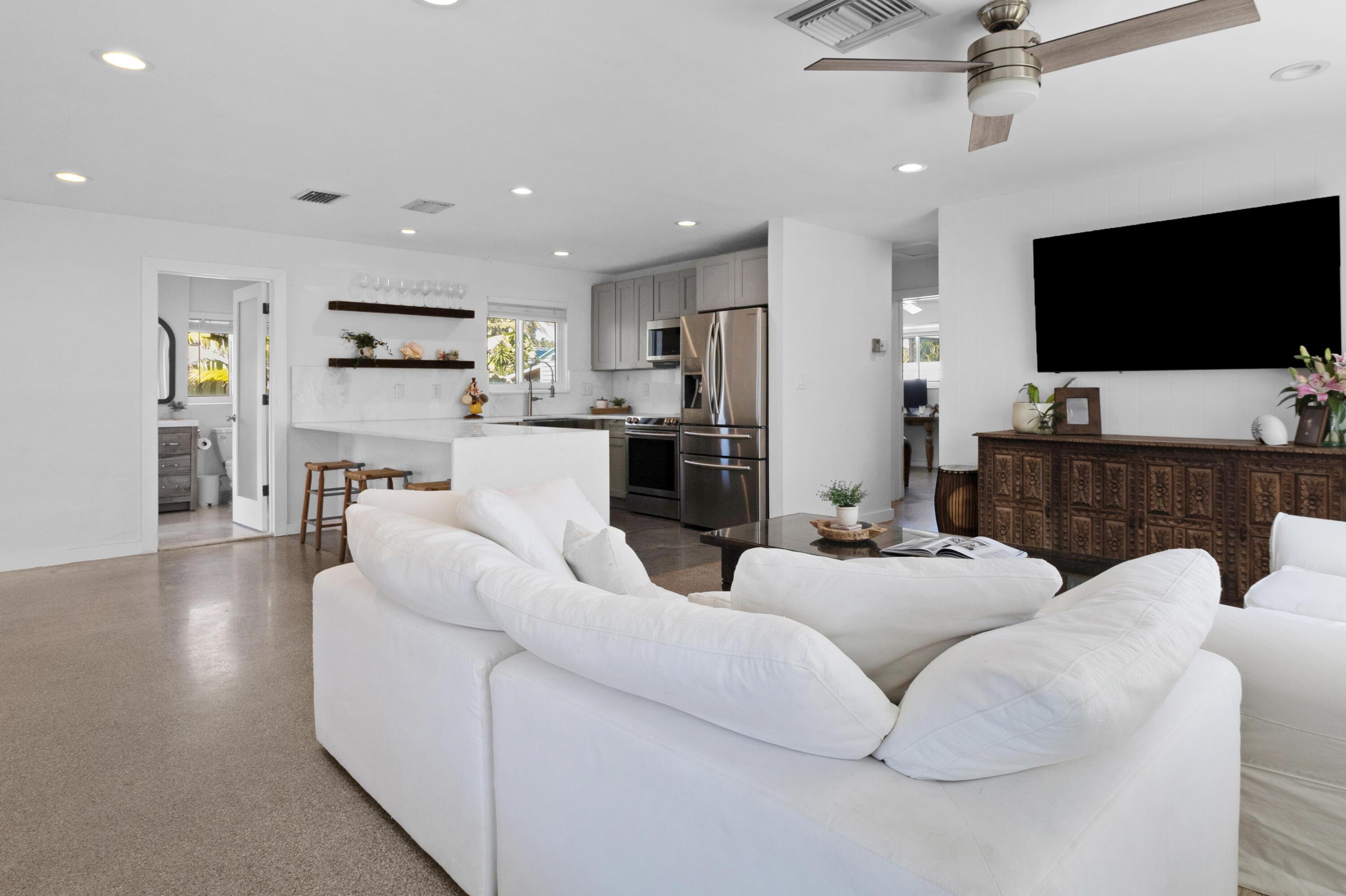 909 SE 16th Place, Deerfield Beach, FL 33441, Deerfield Beach - Photo 5