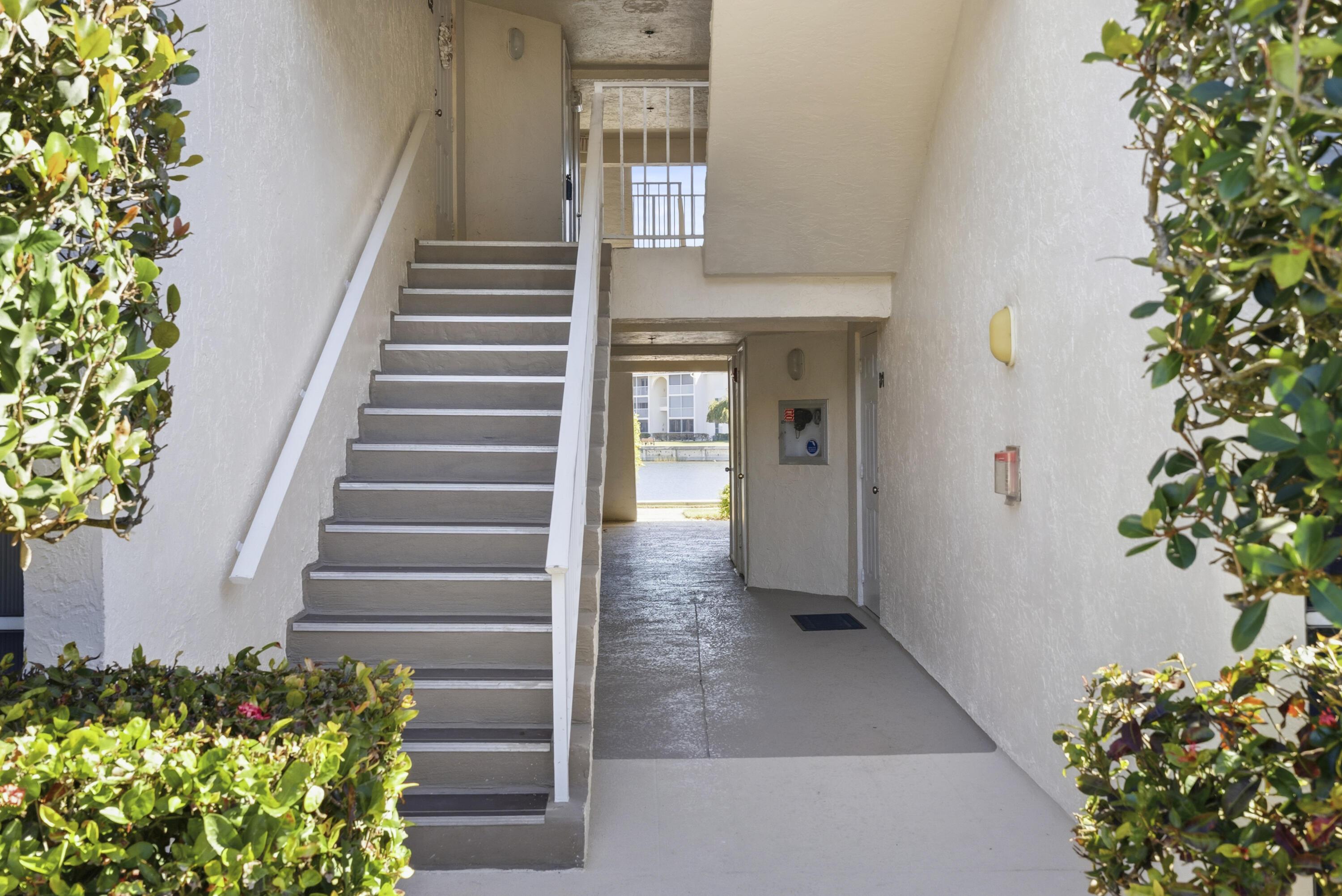 4452 NE Ocean Blvd C3, Jensen Beach, FL 34957, Jensen Beach - Photo 2