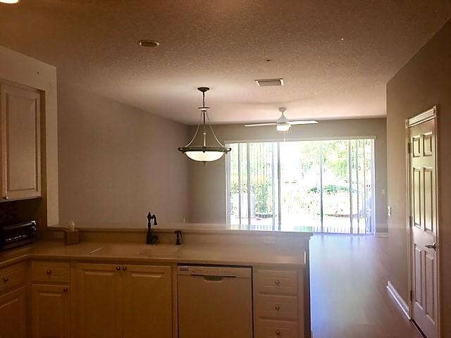 1182 Pinewood Lake Court 1182, Greenacres, FL 33415, Greenacres - Photo 5
