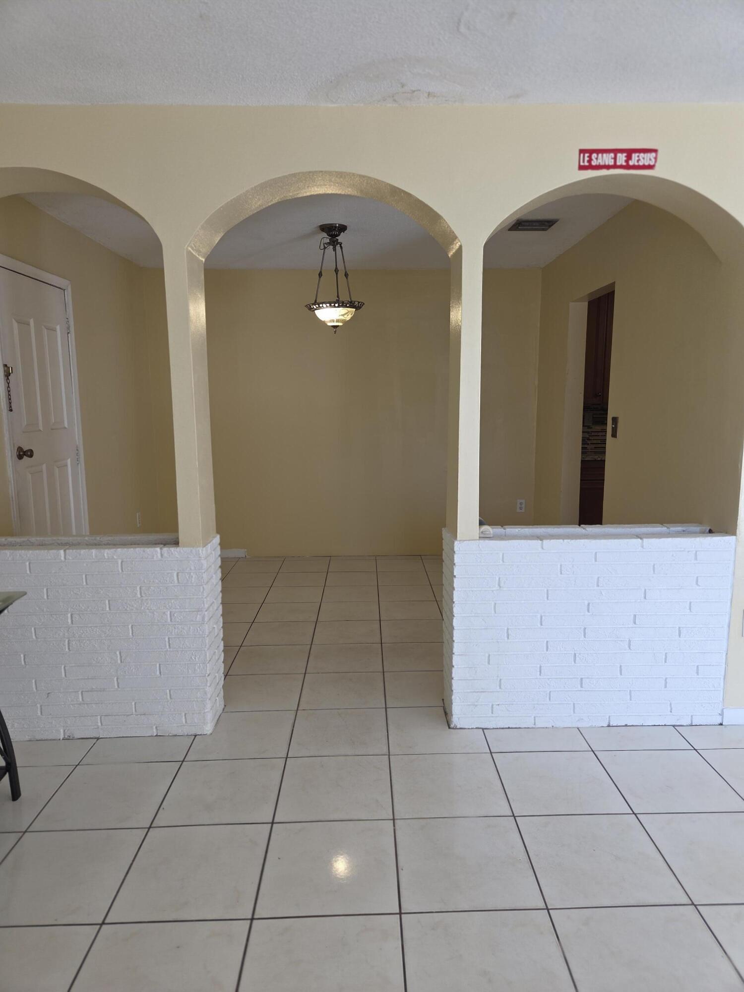 101 NW 188 Street Street, Miami, FL 33169, Miami - Photo 5