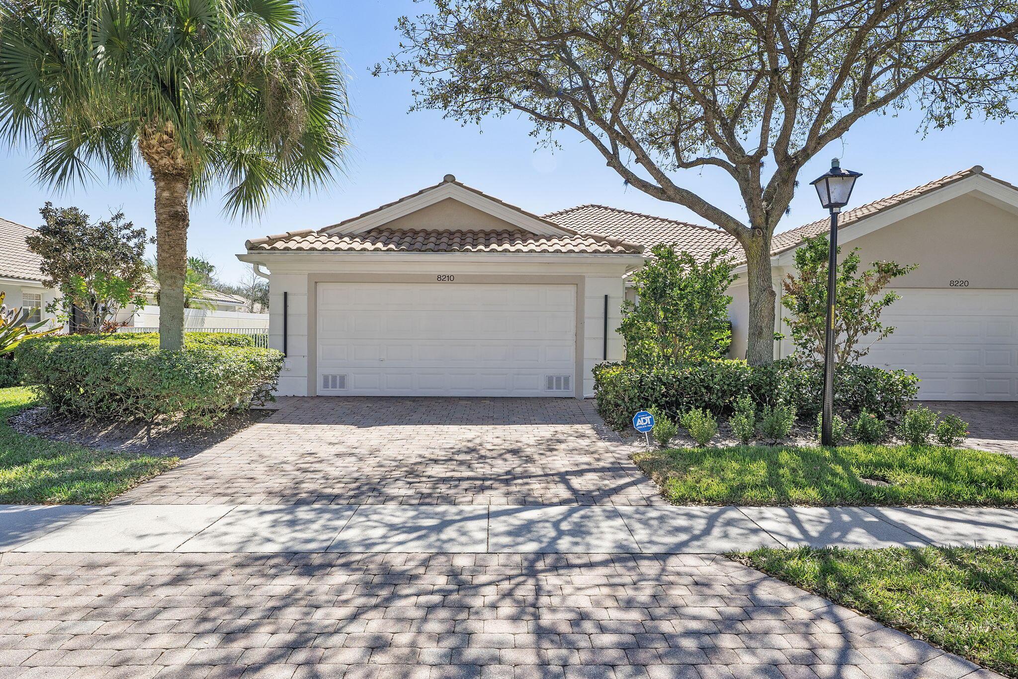 8210 Saint Johns Court, Wellington, FL 33414, Wellington
