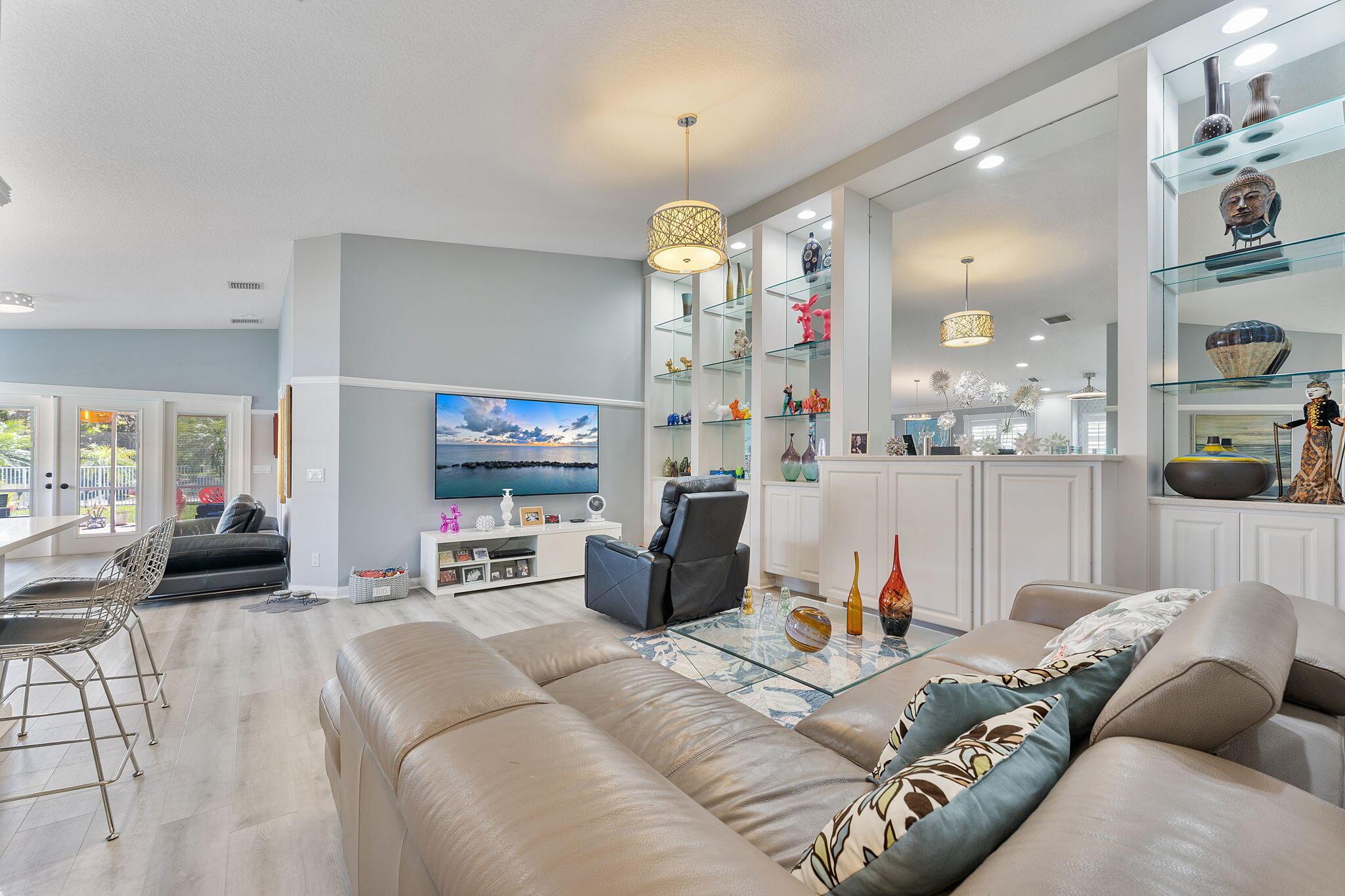 8210 Saint Johns Court, Wellington, FL 33414, Wellington - Photo 2