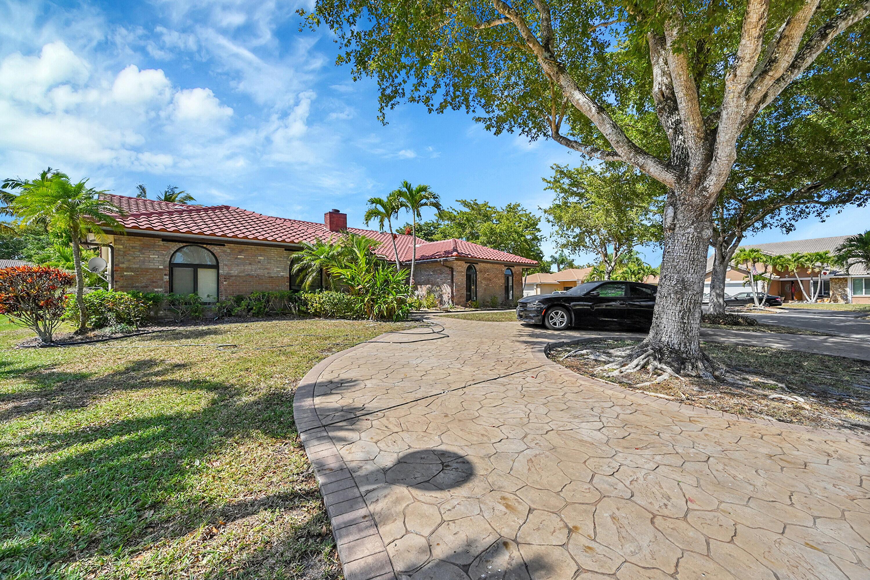 5172 NW 84th Road, Coral Springs, FL 33067, Coral Springs - Photo 2