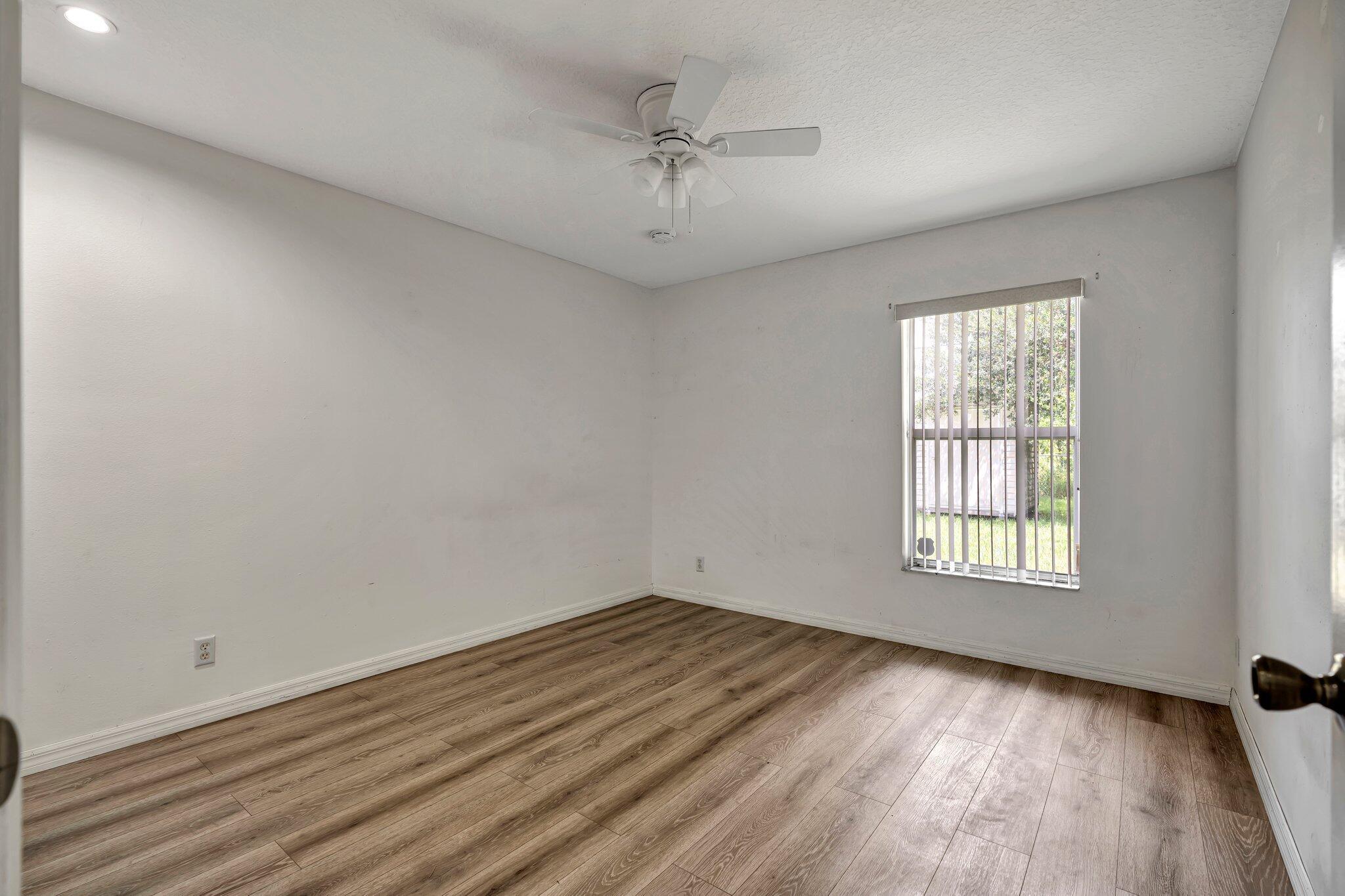 997 SW Eureka Avenue, Port St. Lucie, FL 34953, Port St. Lucie - Photo 3