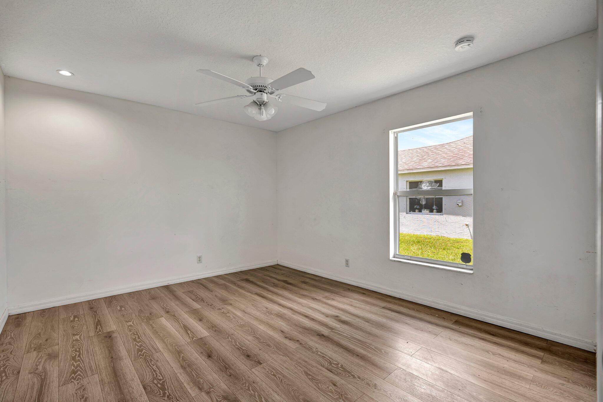 997 SW Eureka Avenue, Port St. Lucie, FL 34953, Port St. Lucie - Photo 5