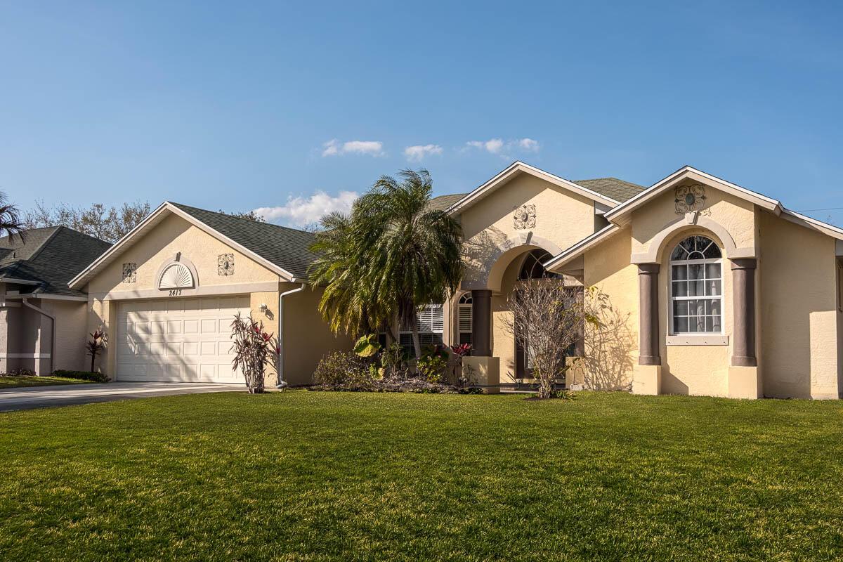 2417 SE Dogwood Avenue, Port St. Lucie, FL 34952, Port St. Lucie - Photo 3