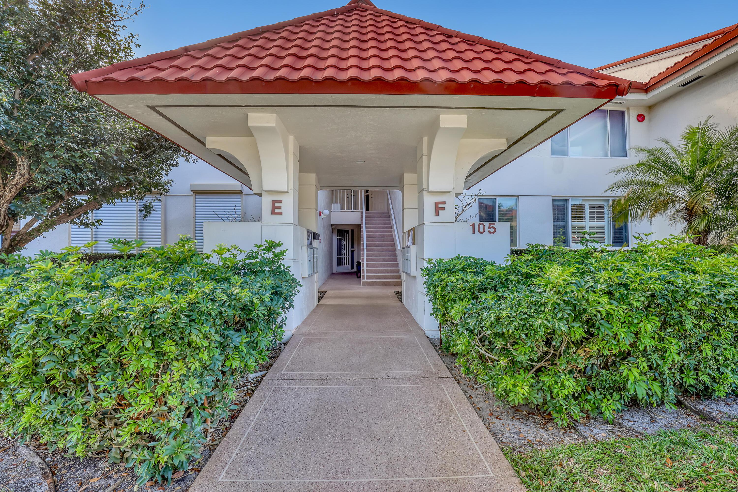 105 Half Moon Circle F1, Hypoluxo, FL 33462, Hypoluxo