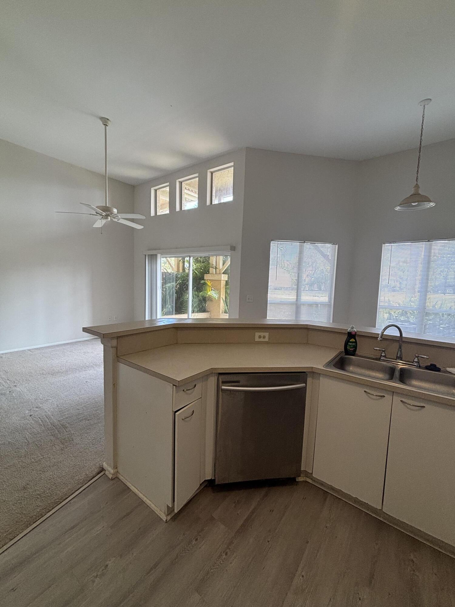 4831 Via Palm Lakes 1207, West Palm Beach, FL 33417, West Palm Beach - Photo 4