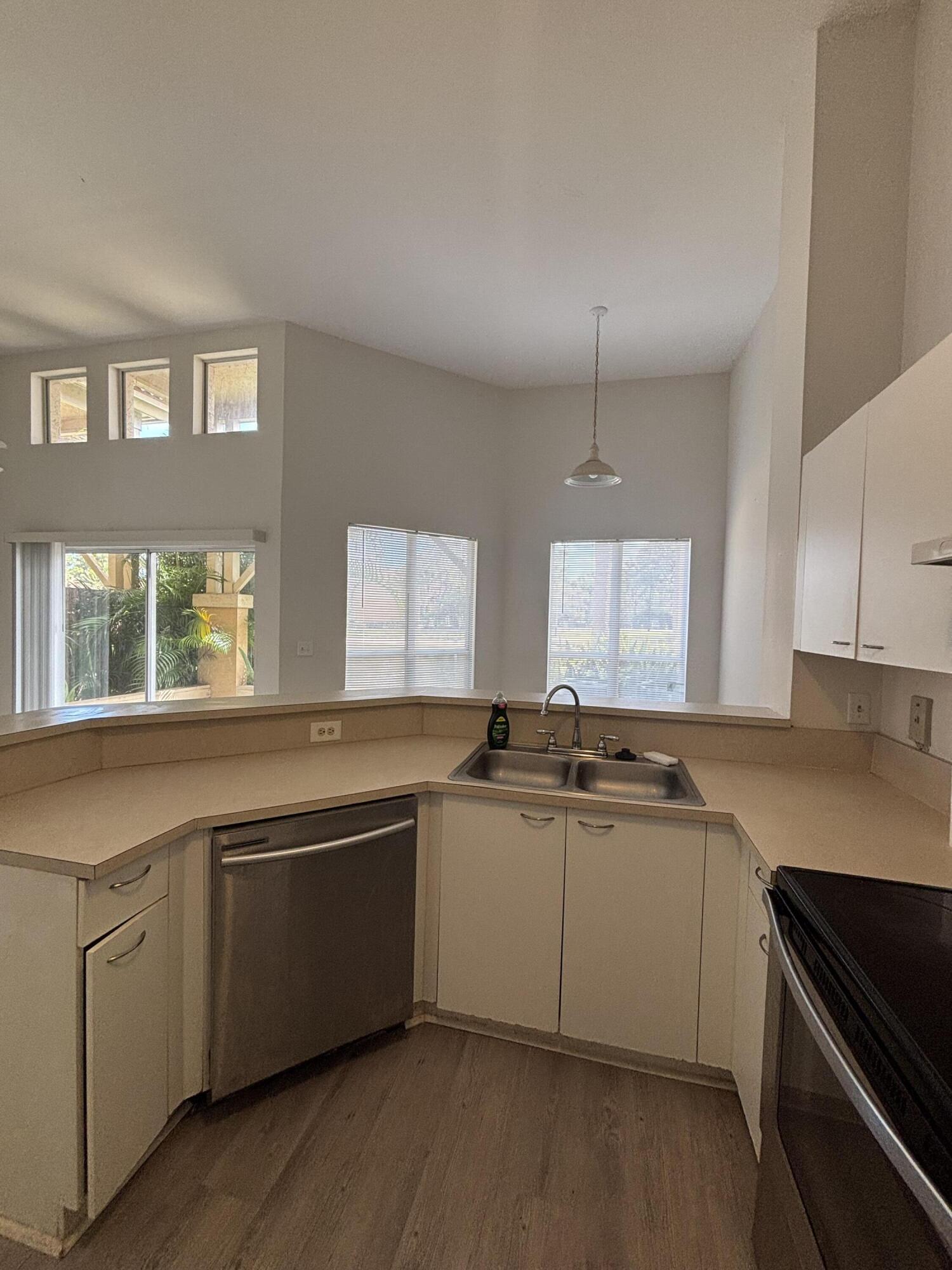 4831 Via Palm Lakes 1207, West Palm Beach, FL 33417, West Palm Beach - Photo 5