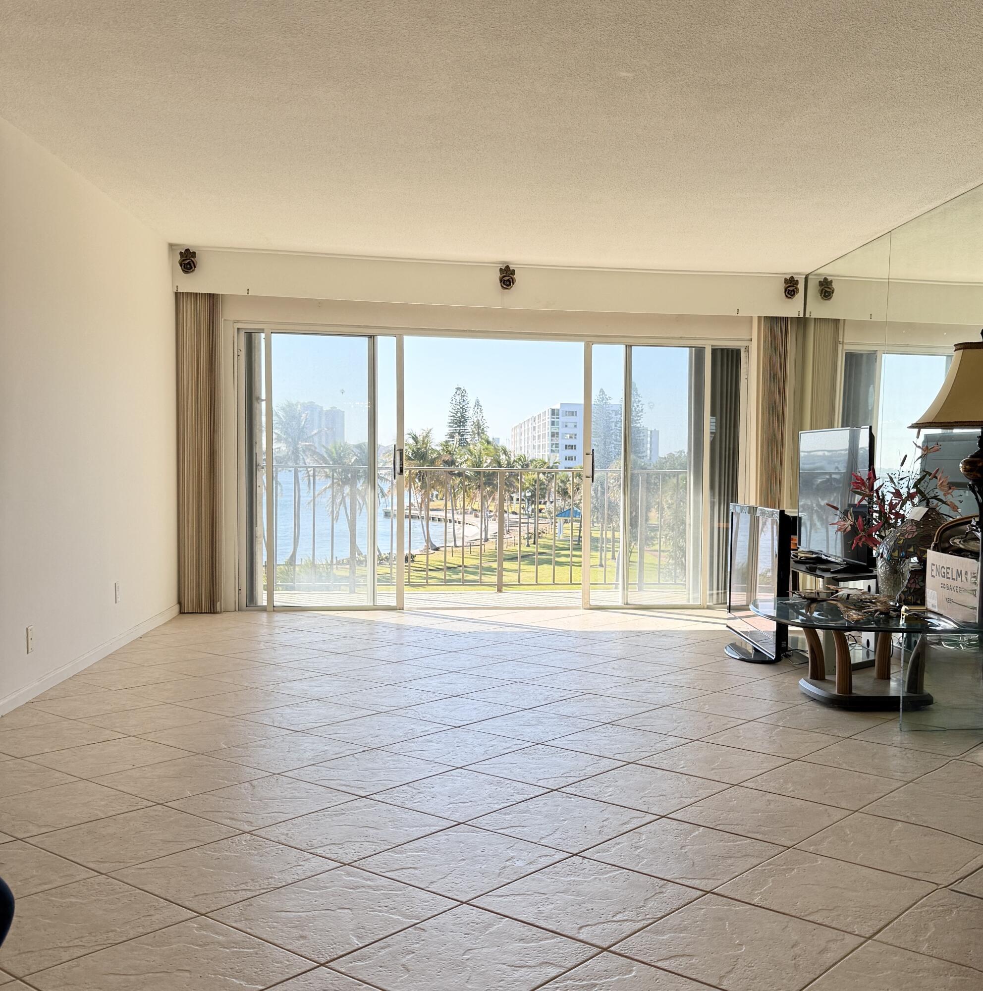 801 Lake Shore Drive 411, Lake Park, FL 33403, Lake Park - Photo 4