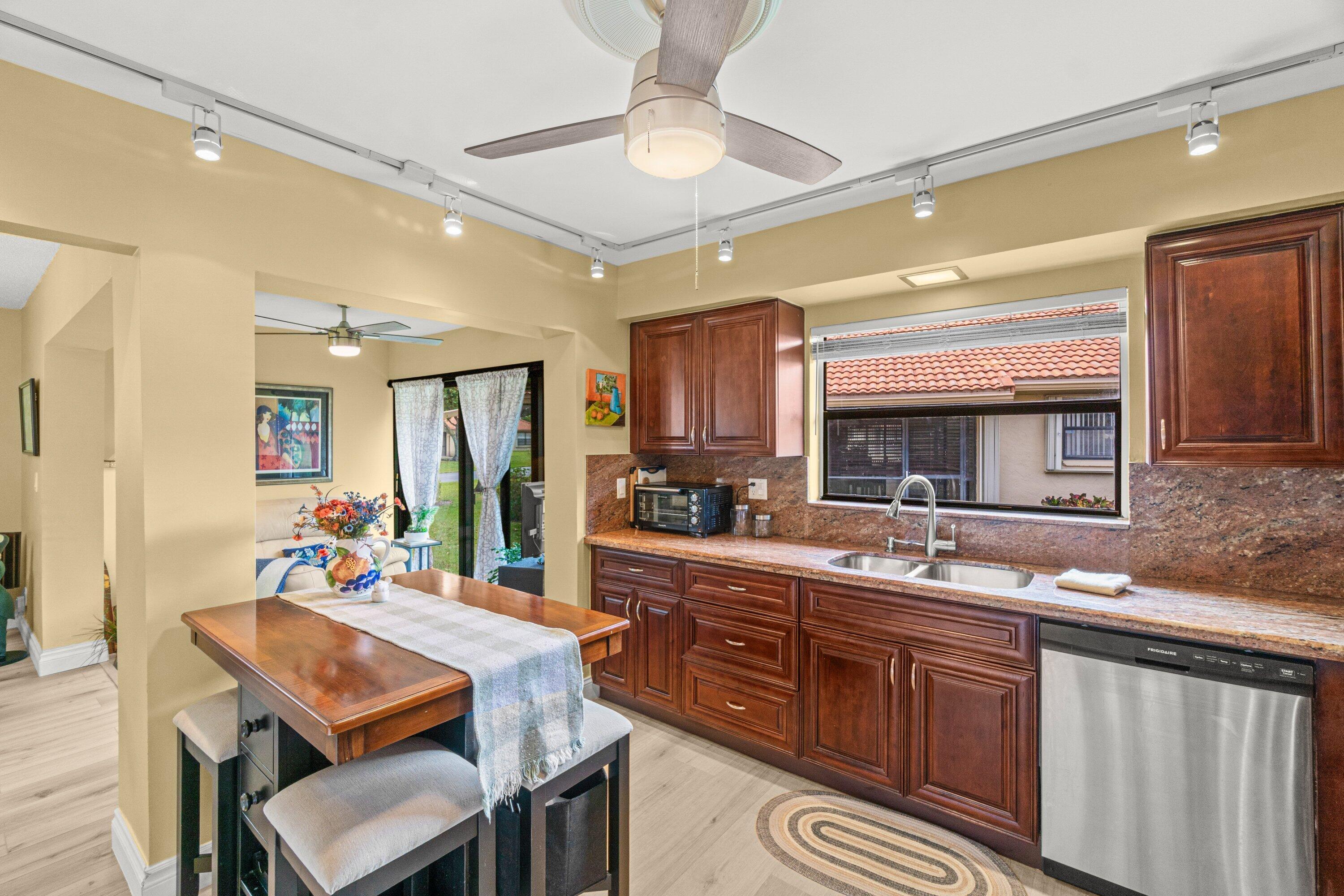 9885 Clusia Tree Drive A, Boynton Beach, FL 33436, Boynton Beach - Photo 4