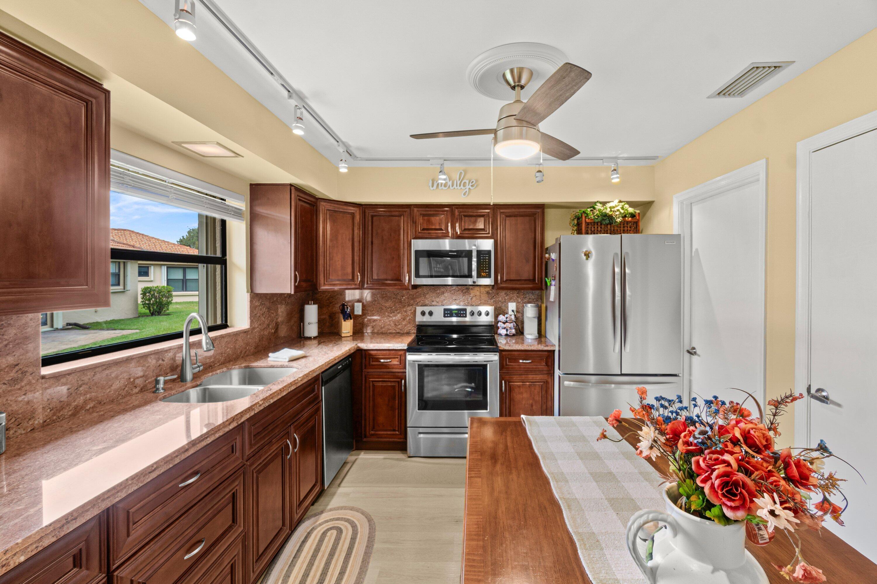 9885 Clusia Tree Drive A, Boynton Beach, FL 33436, Boynton Beach - Photo 5
